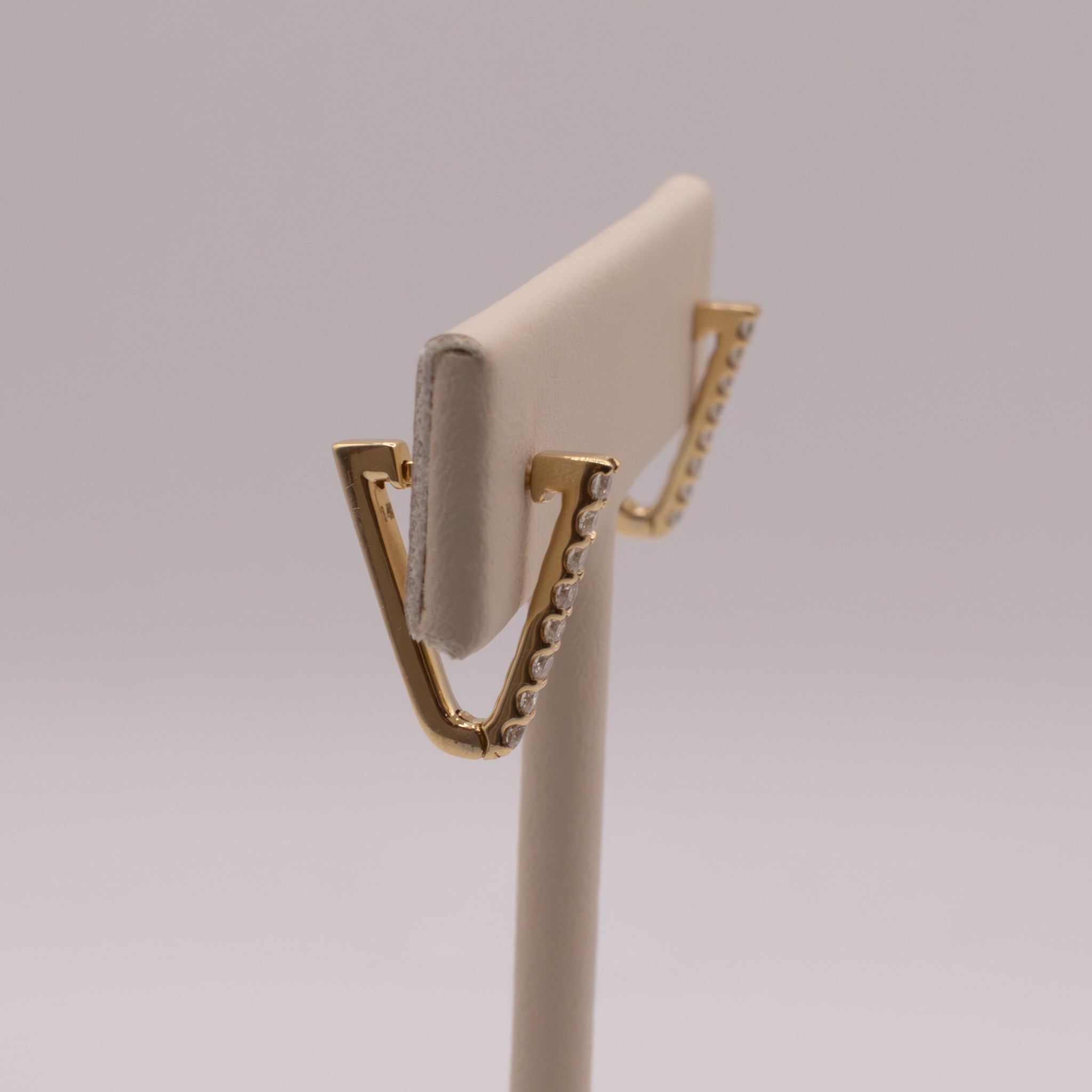 14KYG Diamond V-Shaped Huggie Hoop Earrings