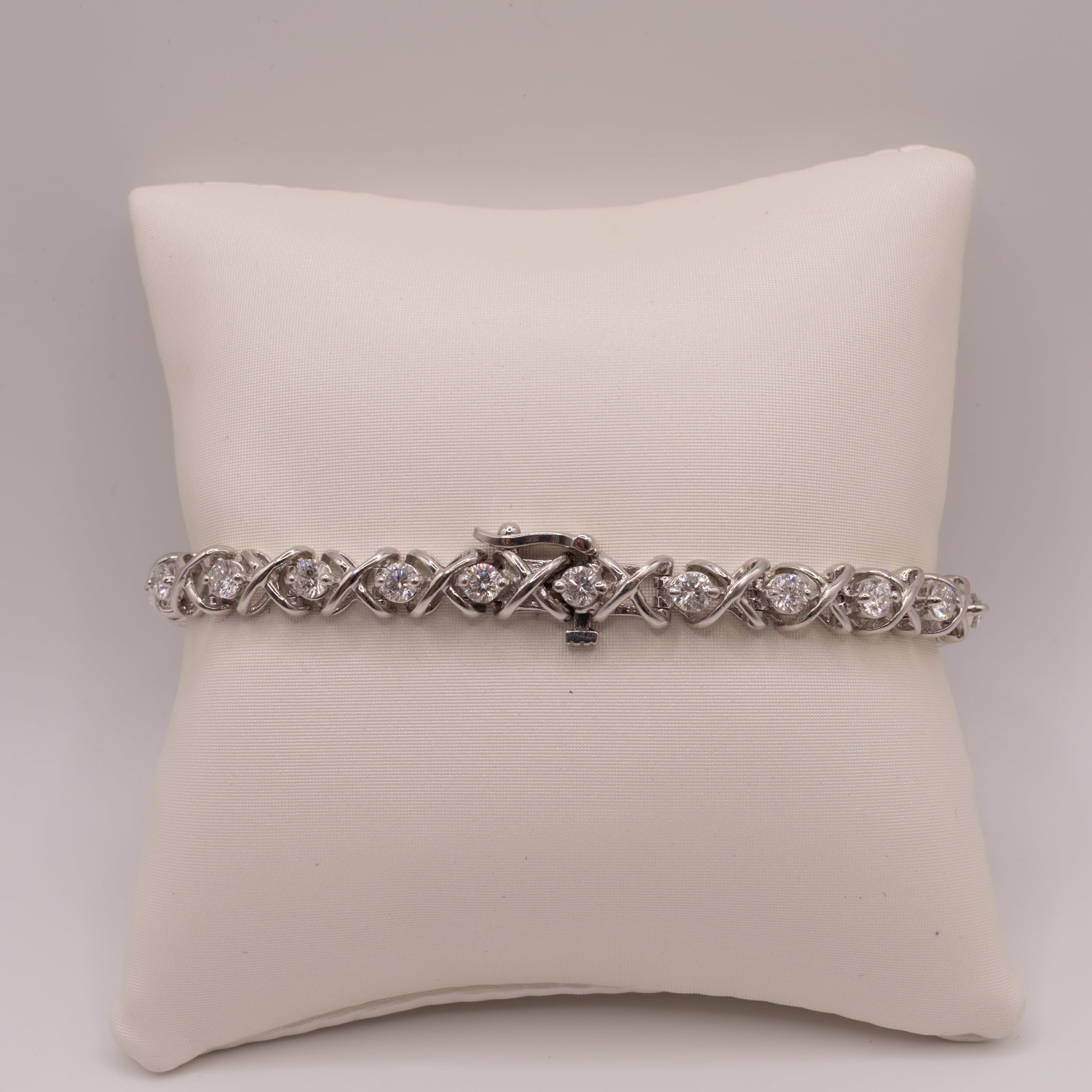 14KWG Diamond Cross-Stitch Style Tennis Bracelet