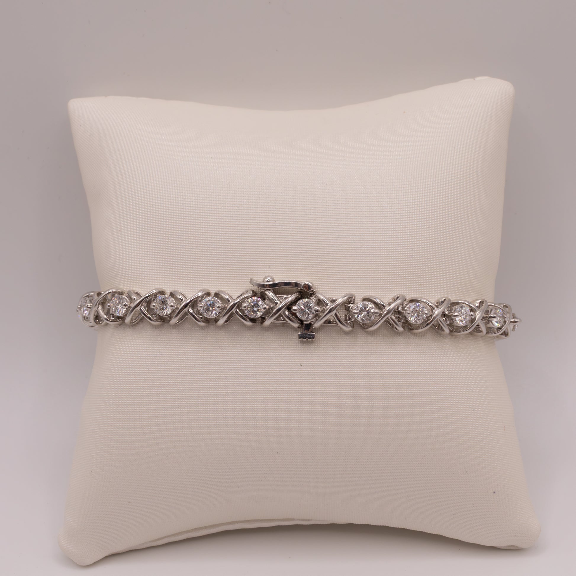14KWG Diamond Cross-Stitch Style Tennis Bracelet
