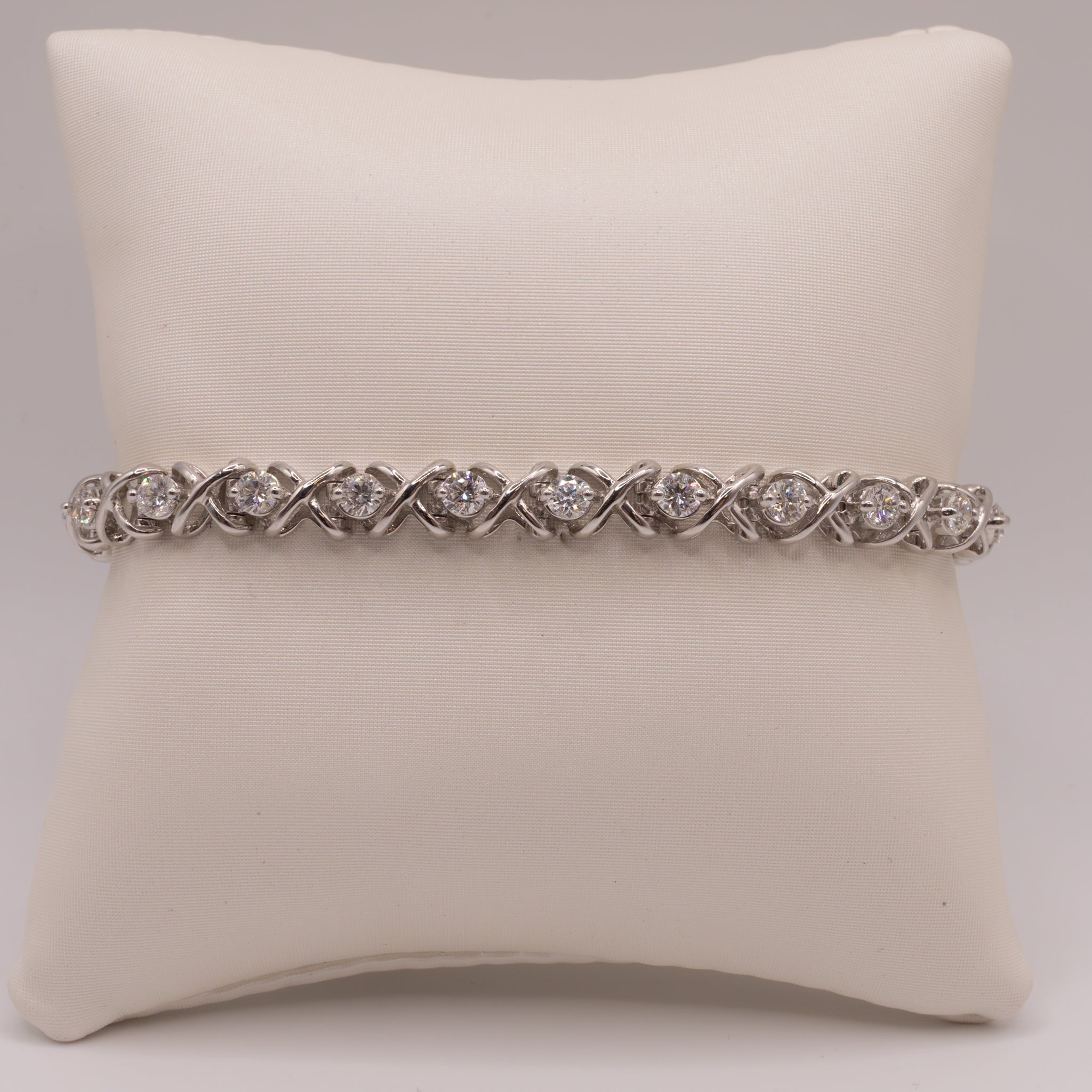 14KWG Diamond Cross-Stitch Style Tennis Bracelet