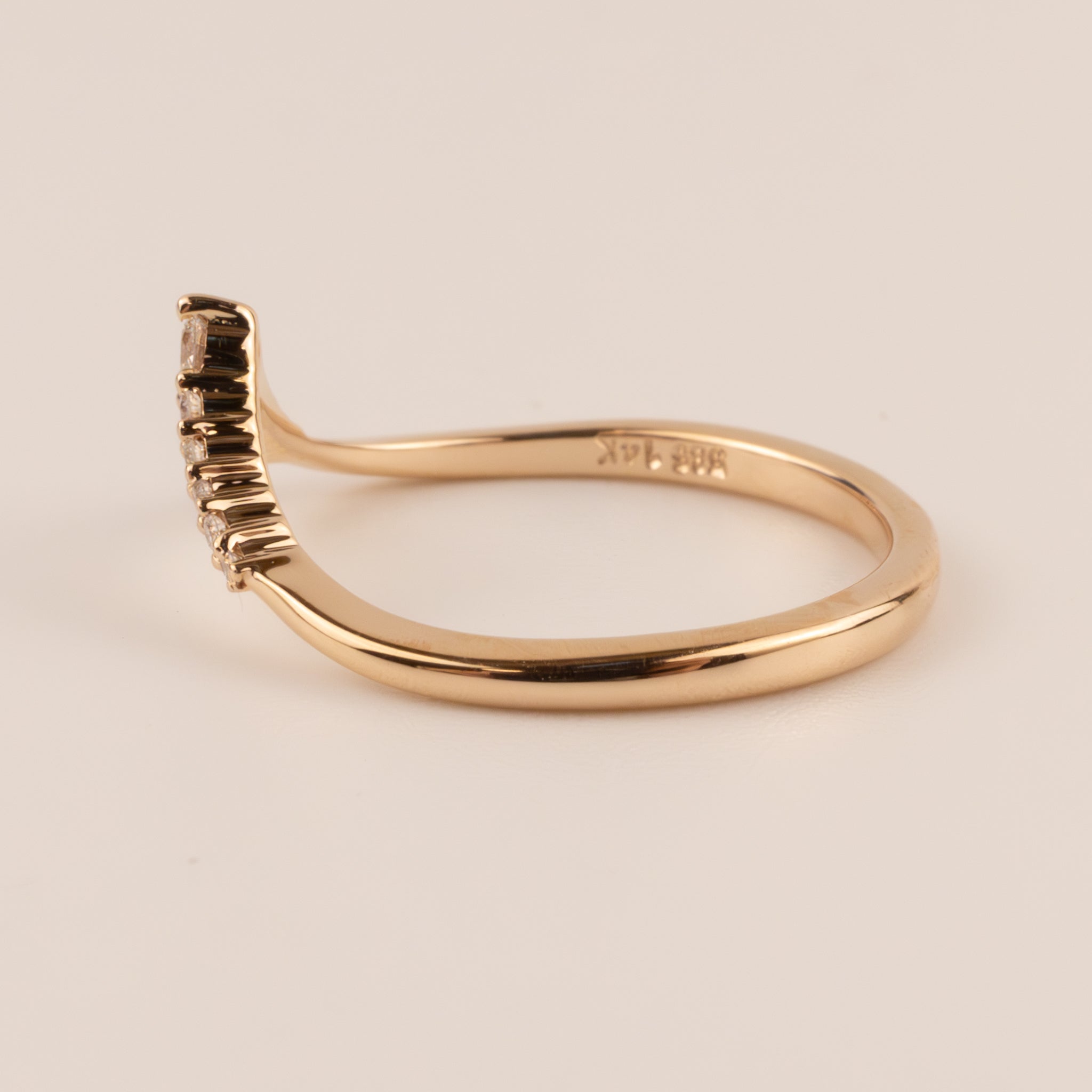 14KRG V-Shaped Contour Diamond Band