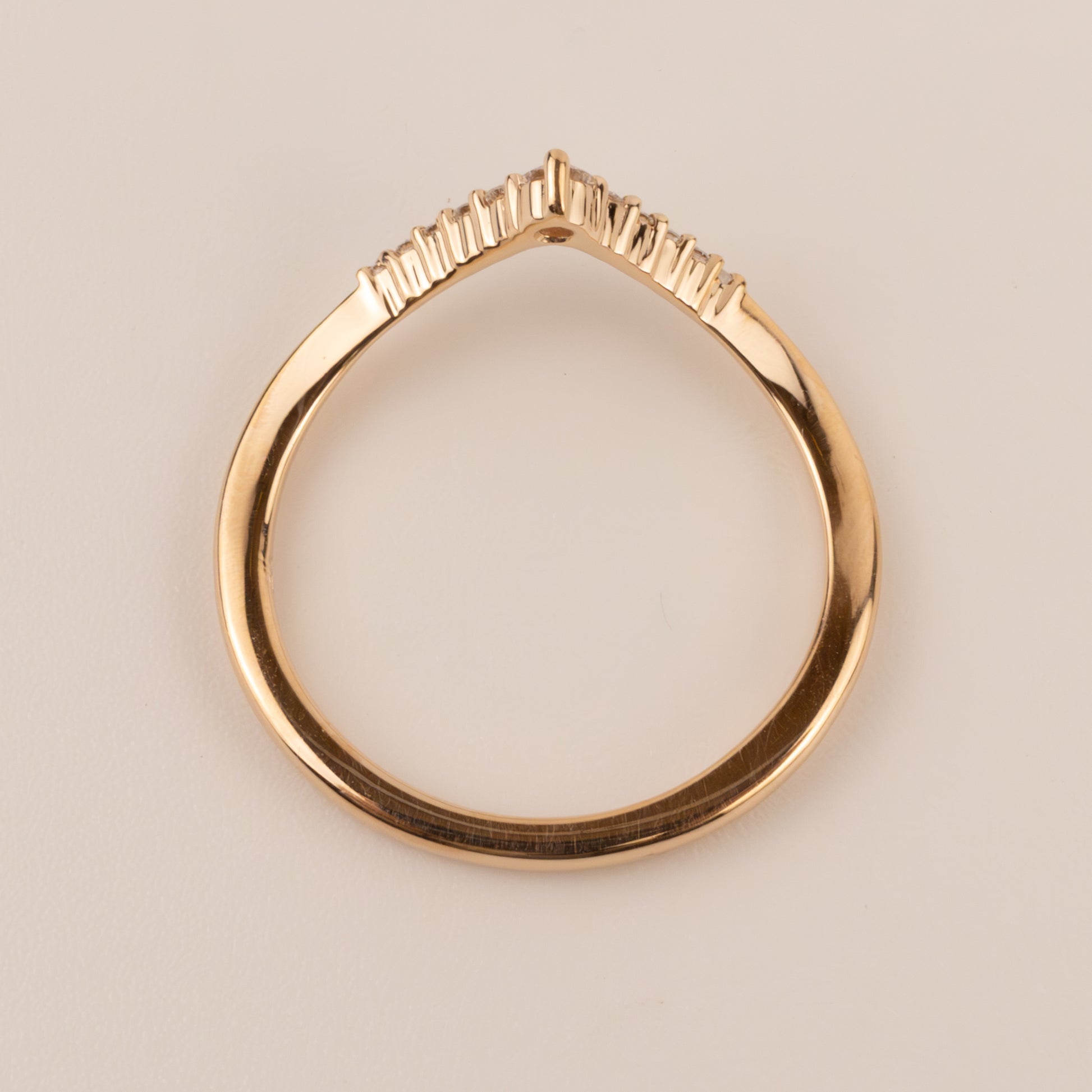 14KRG V-Shaped Contour Diamond Band