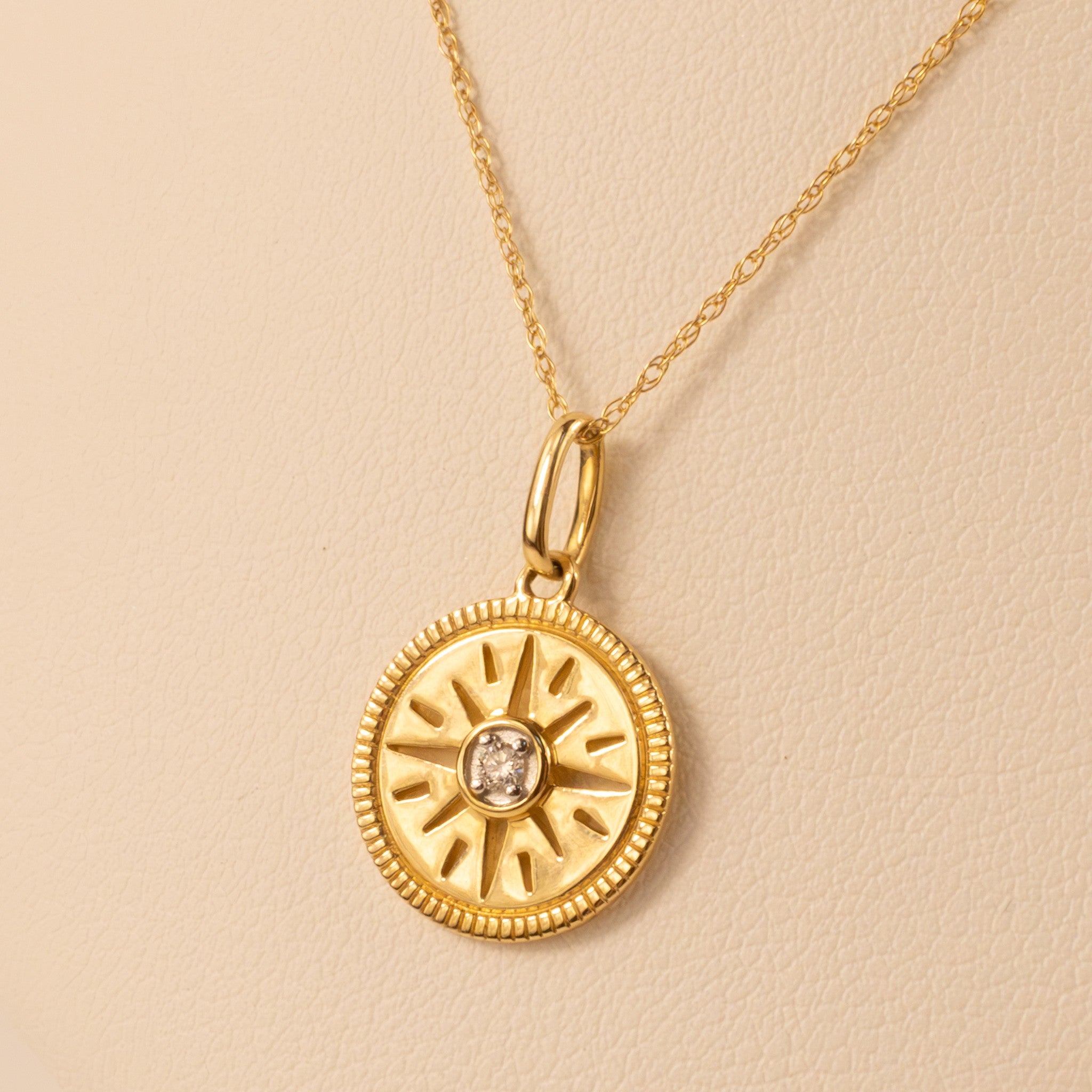 14KYG Diamond Star Disc Necklace