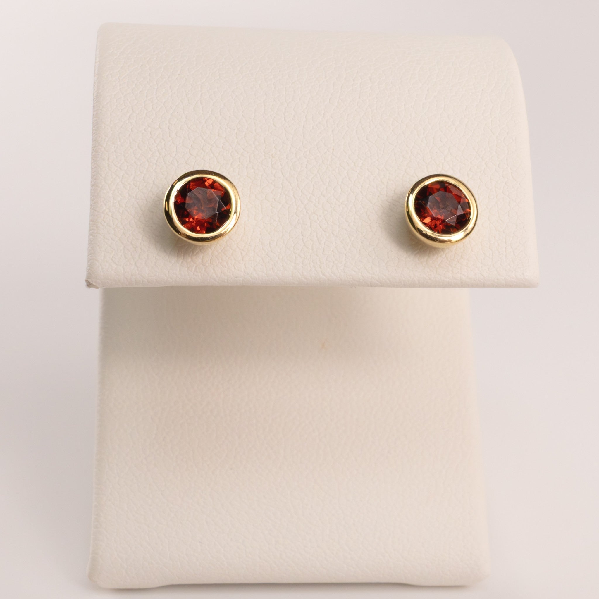 14KYG Garnet Round Bezel Set Stud Earrings