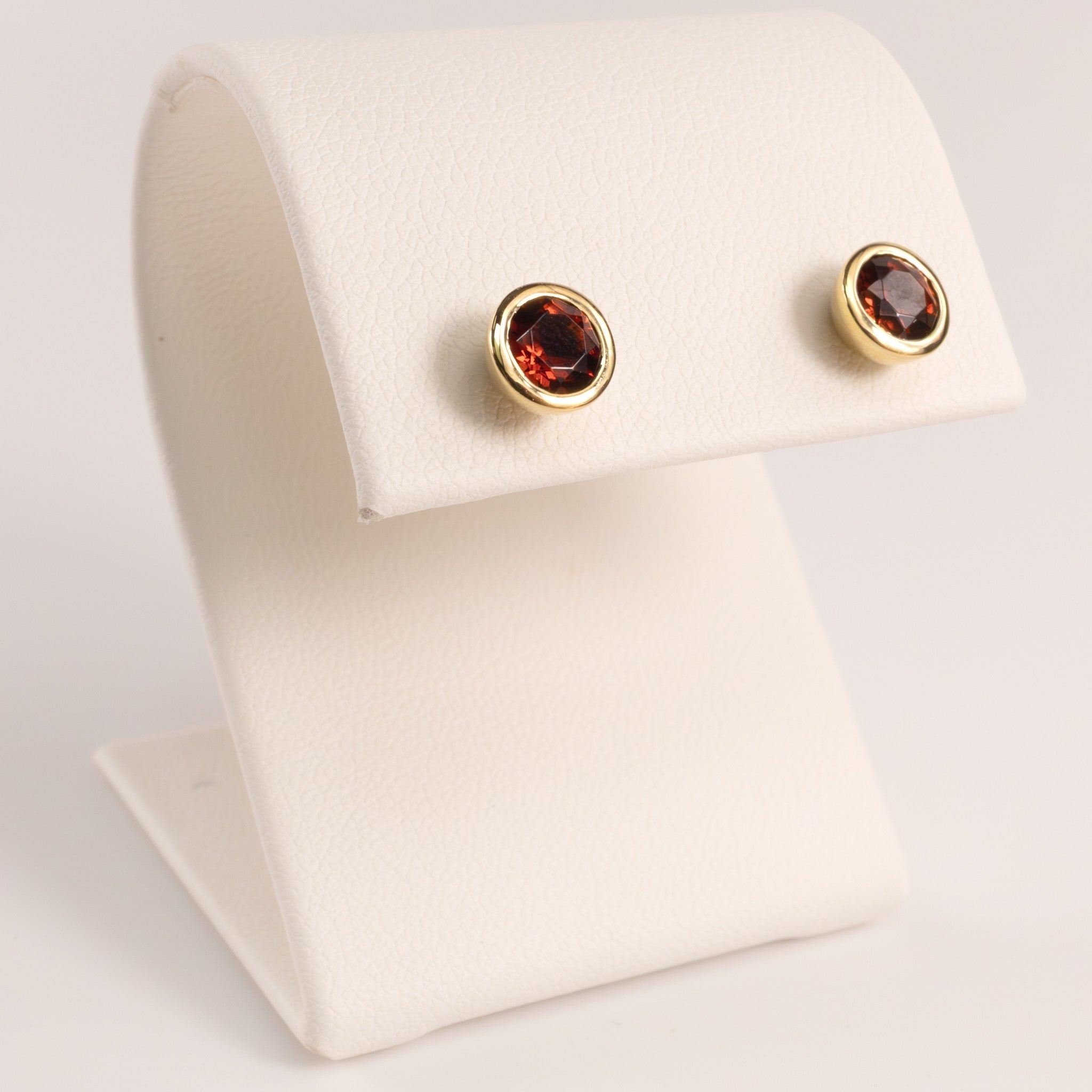 14KYG Garnet Round Bezel Set Stud Earrings