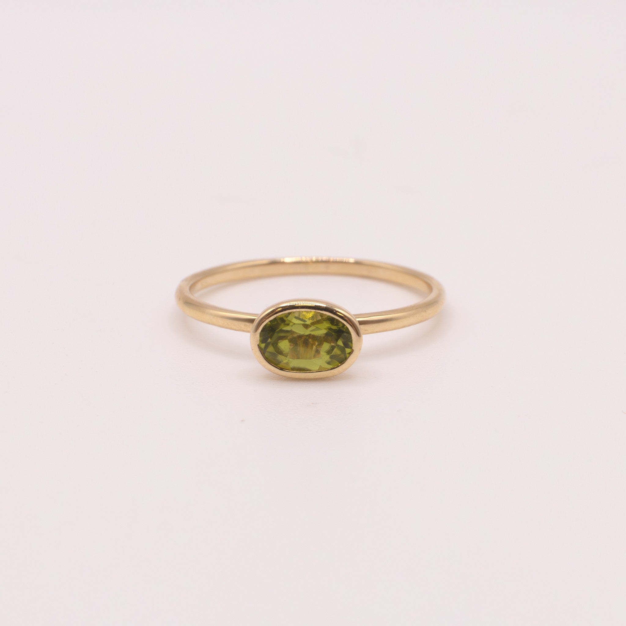 14KYG Peridot Bezel Set RIng