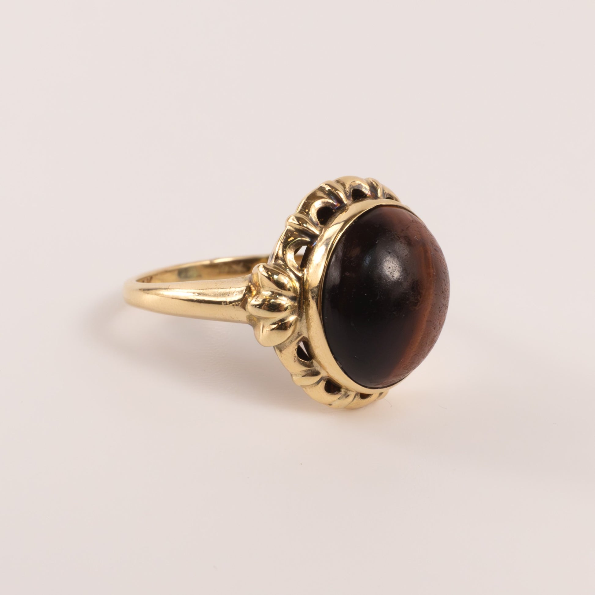 14KYG Tiger's Eye Scallop Halo Ring