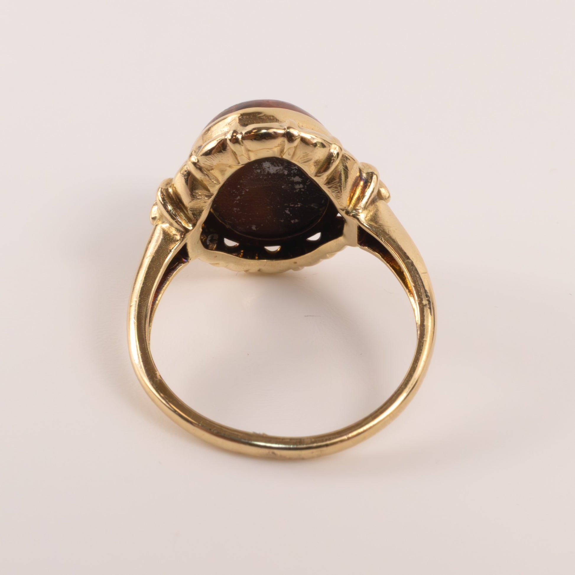 14KYG Tiger's Eye Scallop Halo Ring
