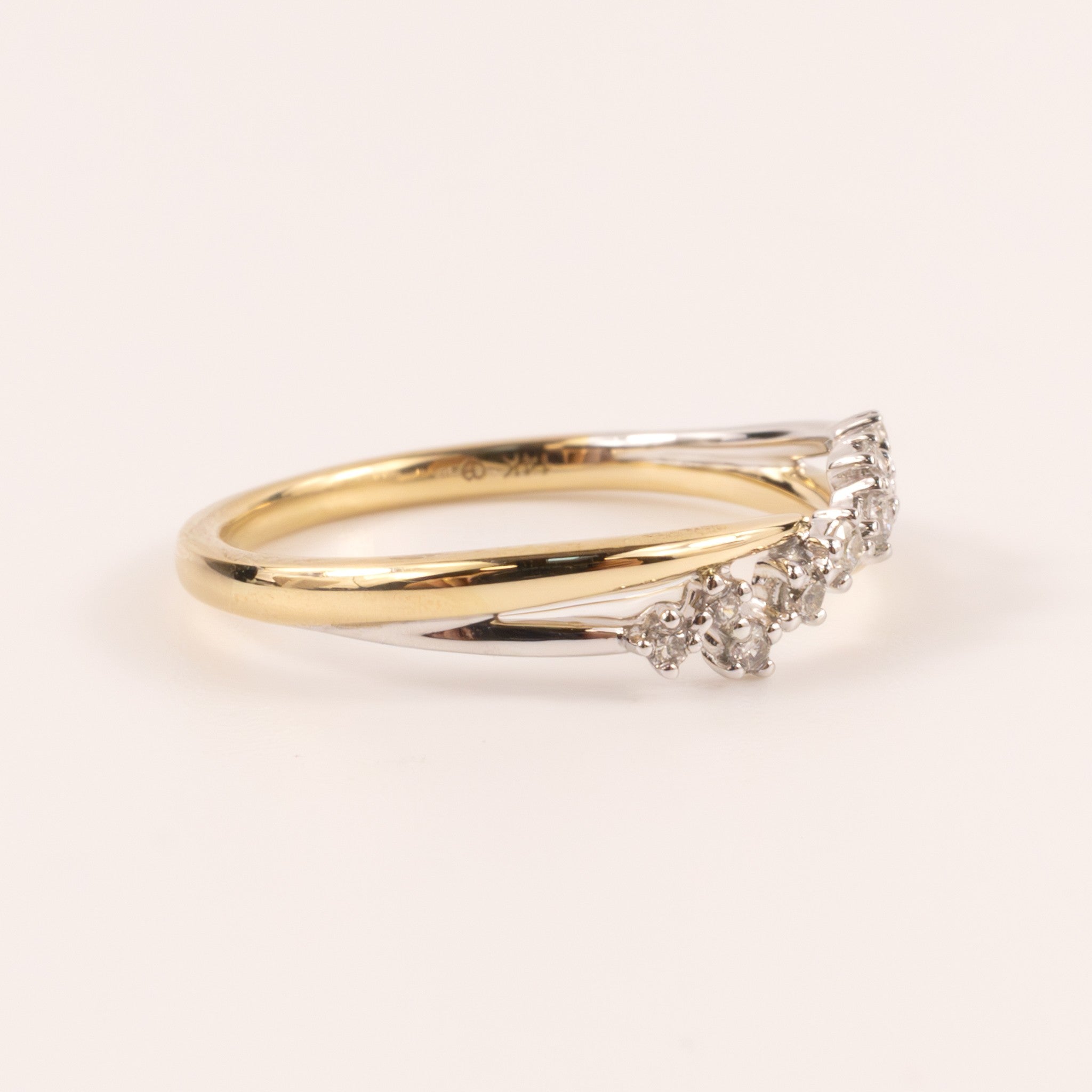 14K Two-Tone Climbing Diamond Band