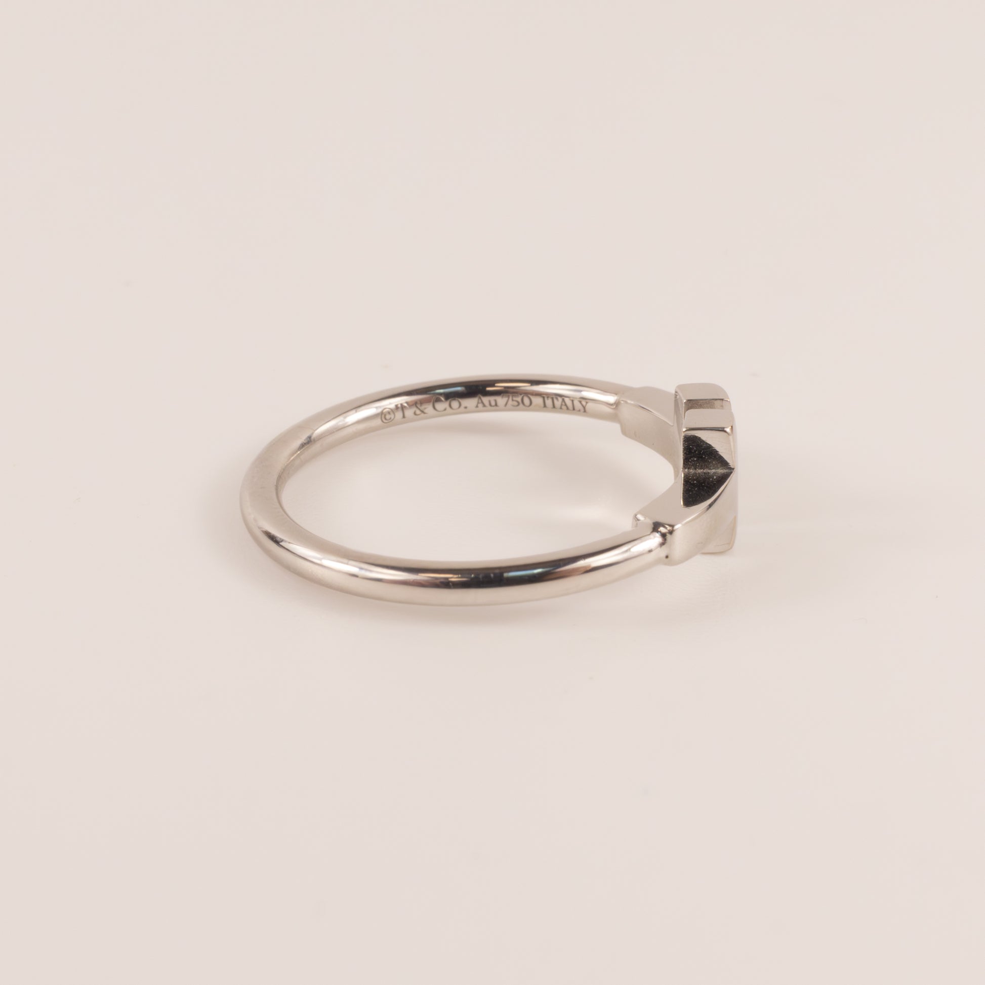 18KWG Tiffany & Co. T Ring
