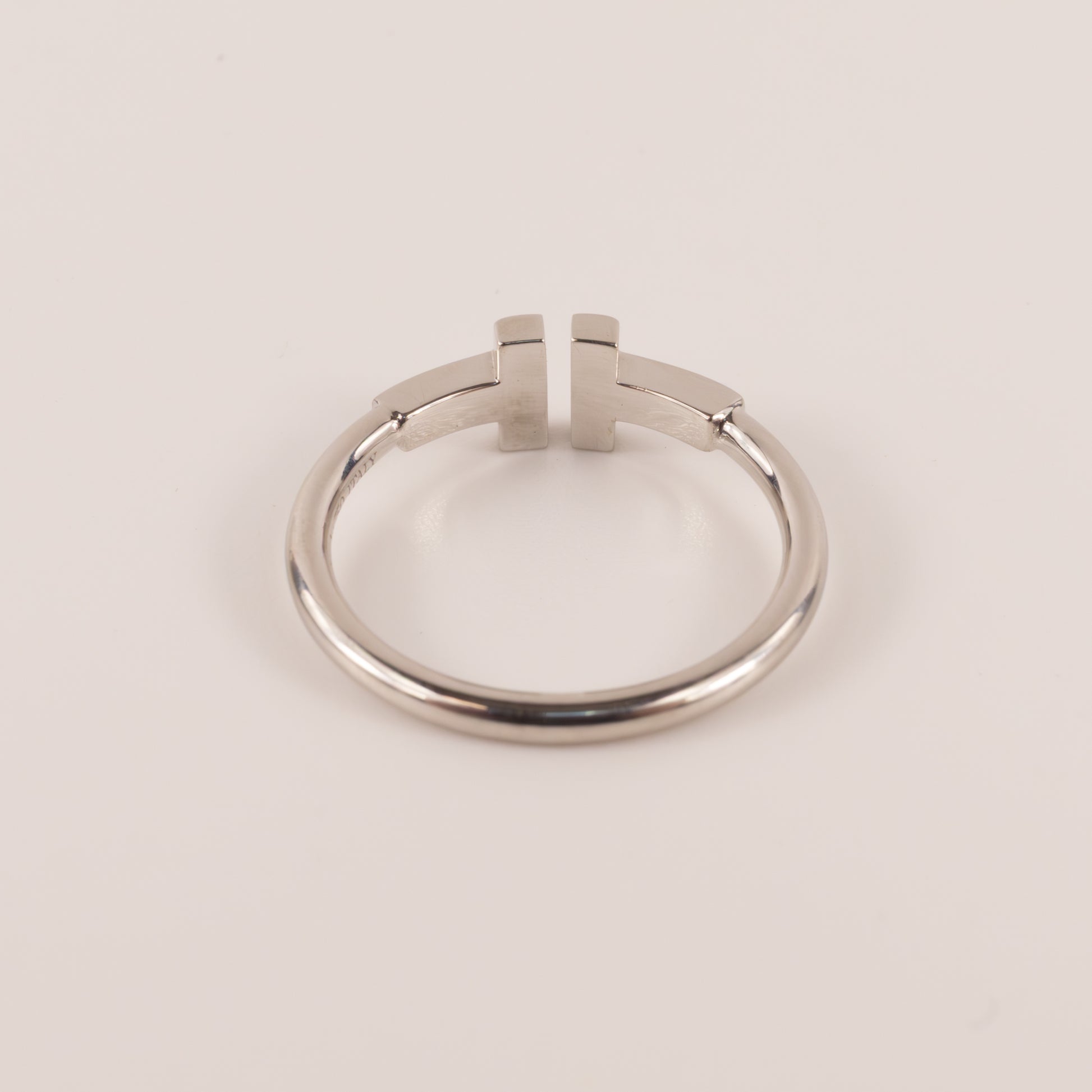 18KWG Tiffany & Co. T Ring