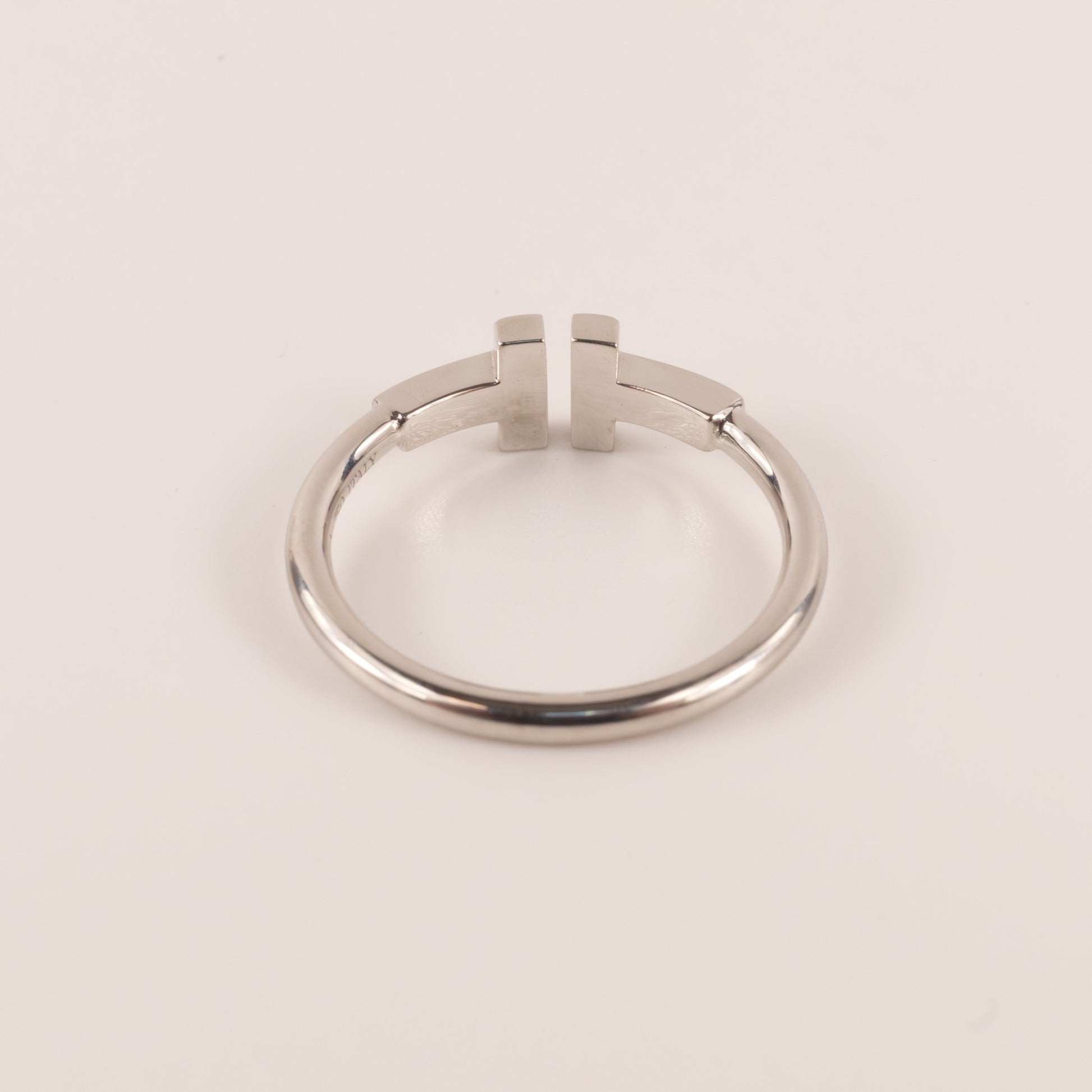 18KWG Tiffany & Co. T Ring