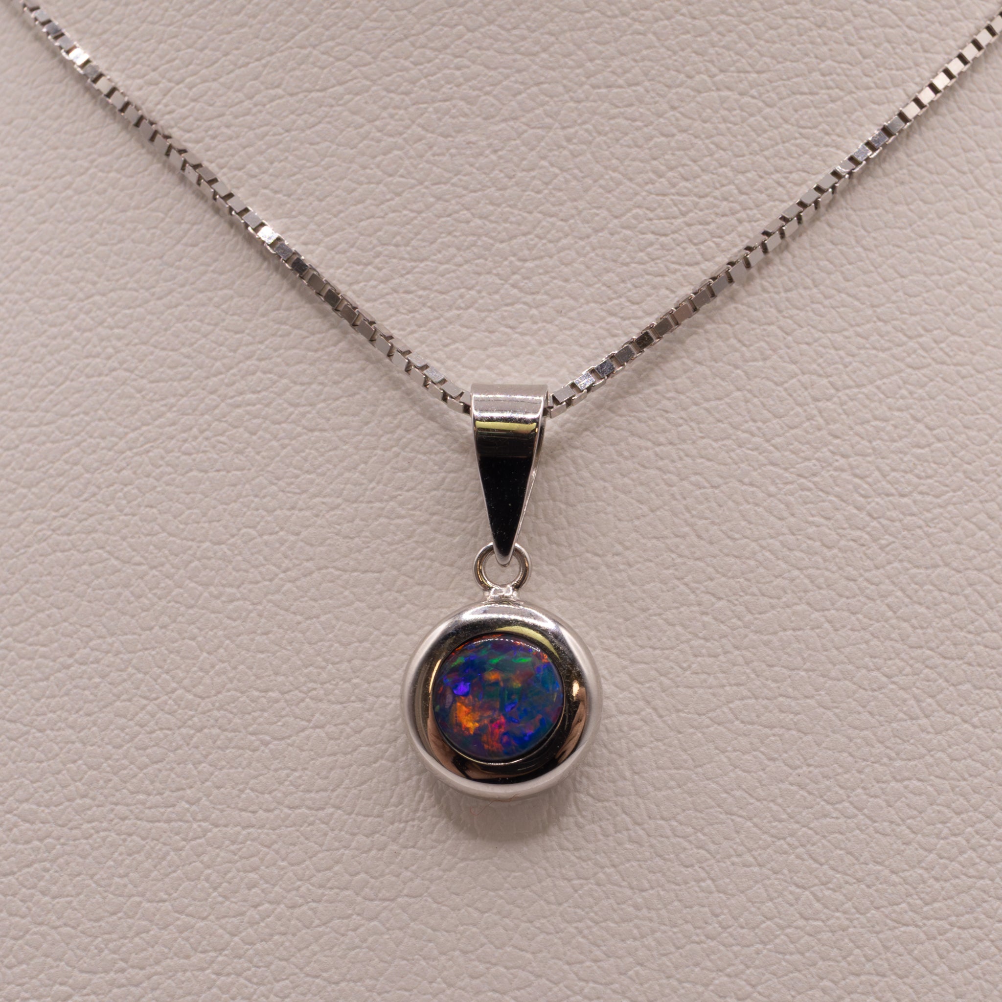 14KWG Opal Bezel Set Round Pendant