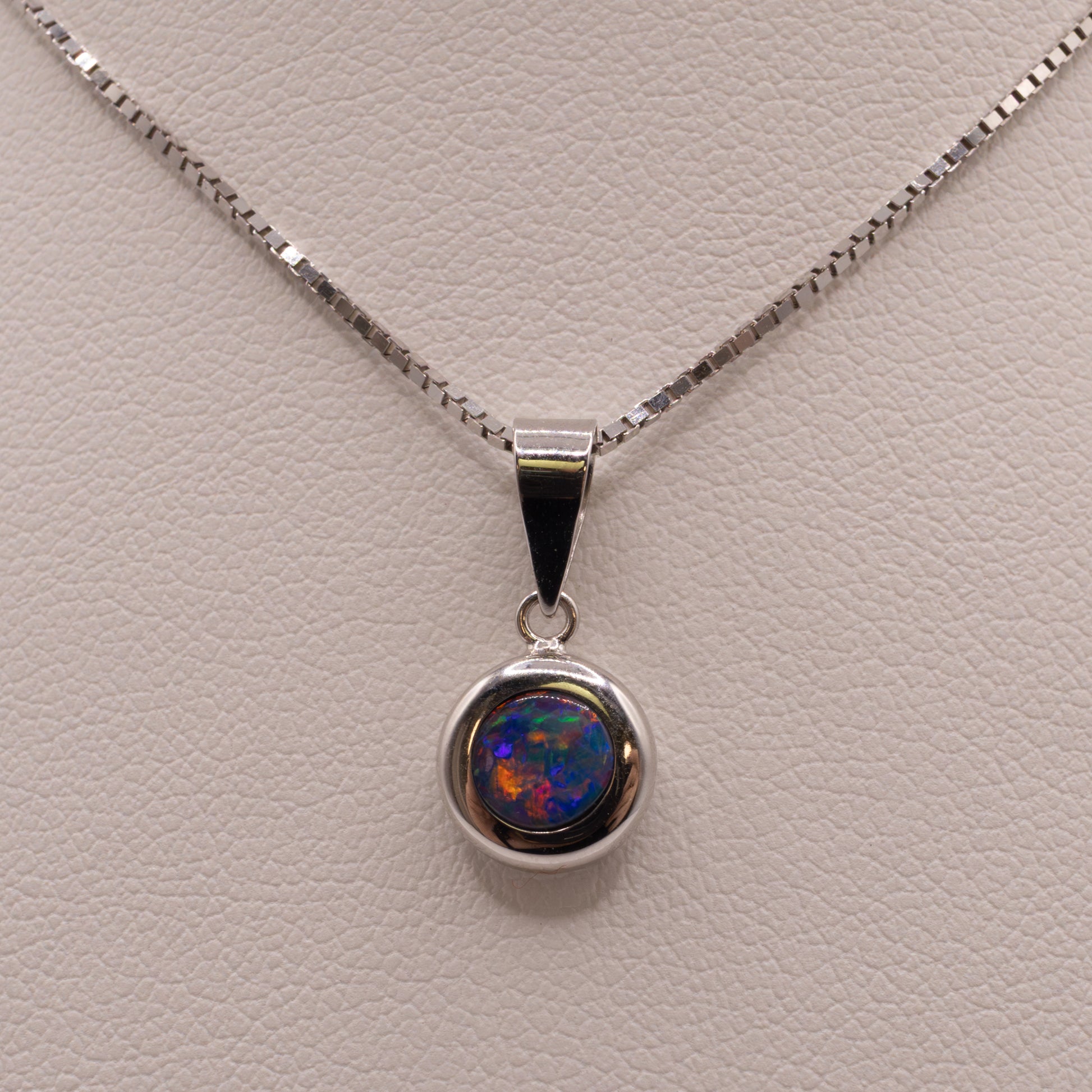 14KWG Opal Bezel Set Round Pendant