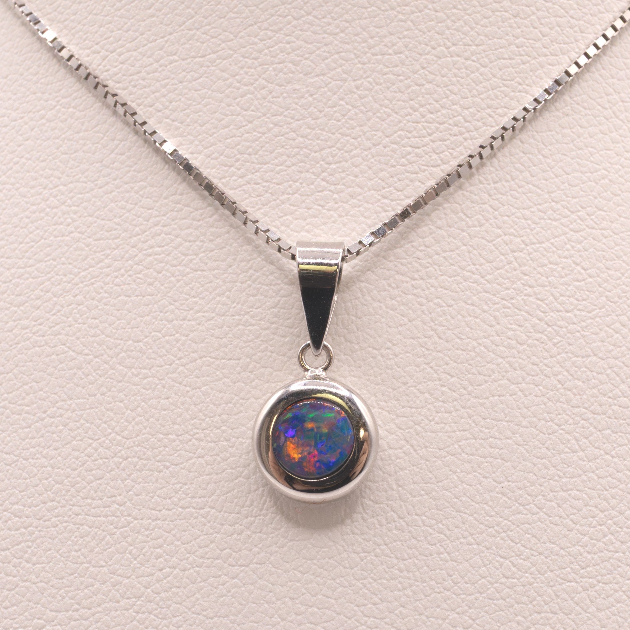 14KWG Opal Bezel Set Round Pendant