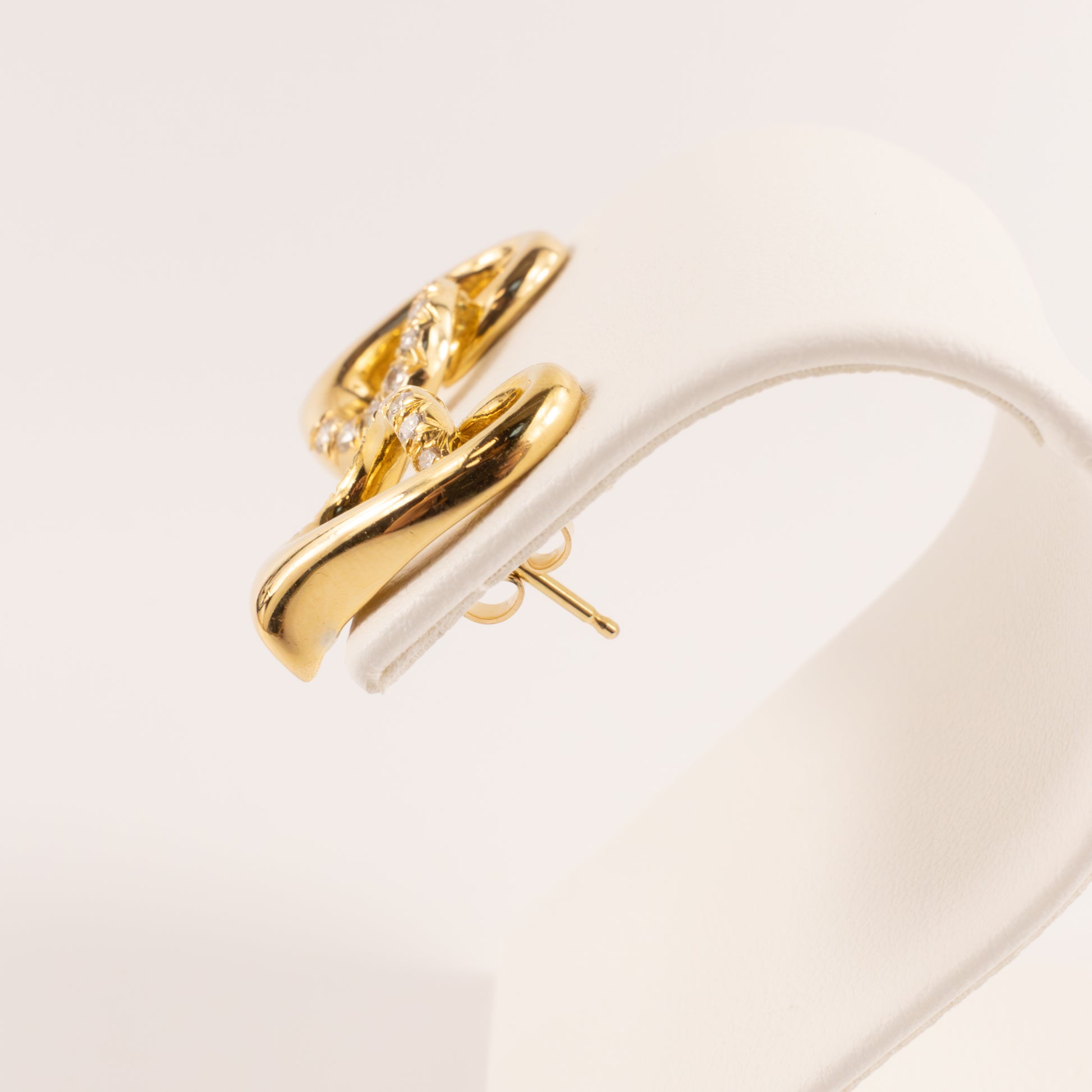 18KYG Diamond Heart Twist Stud Earrings