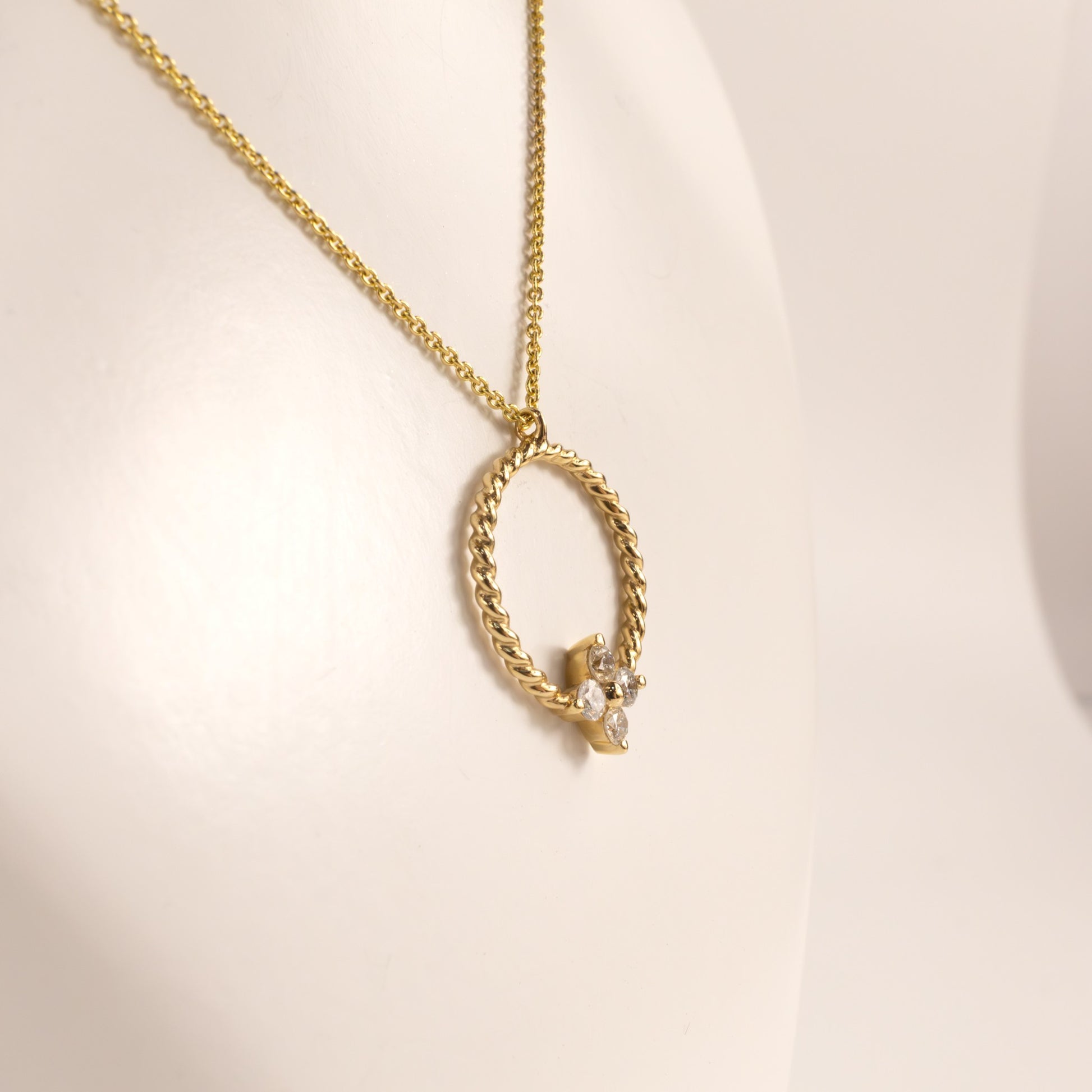 14KYG Diamond Circle Rope Necklace