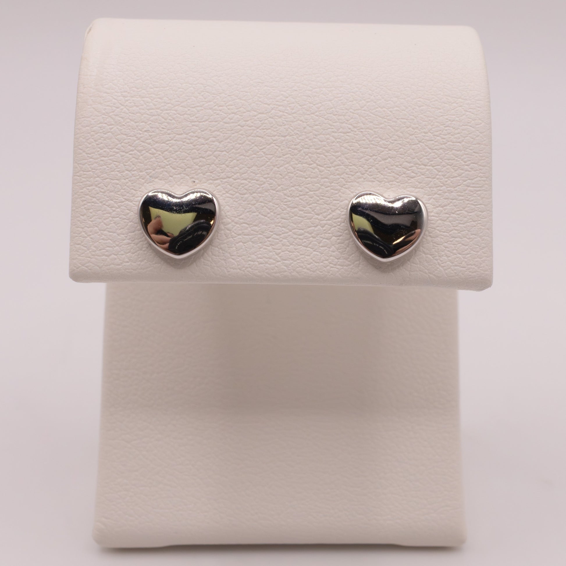 14KWG Heart Stud Earrings