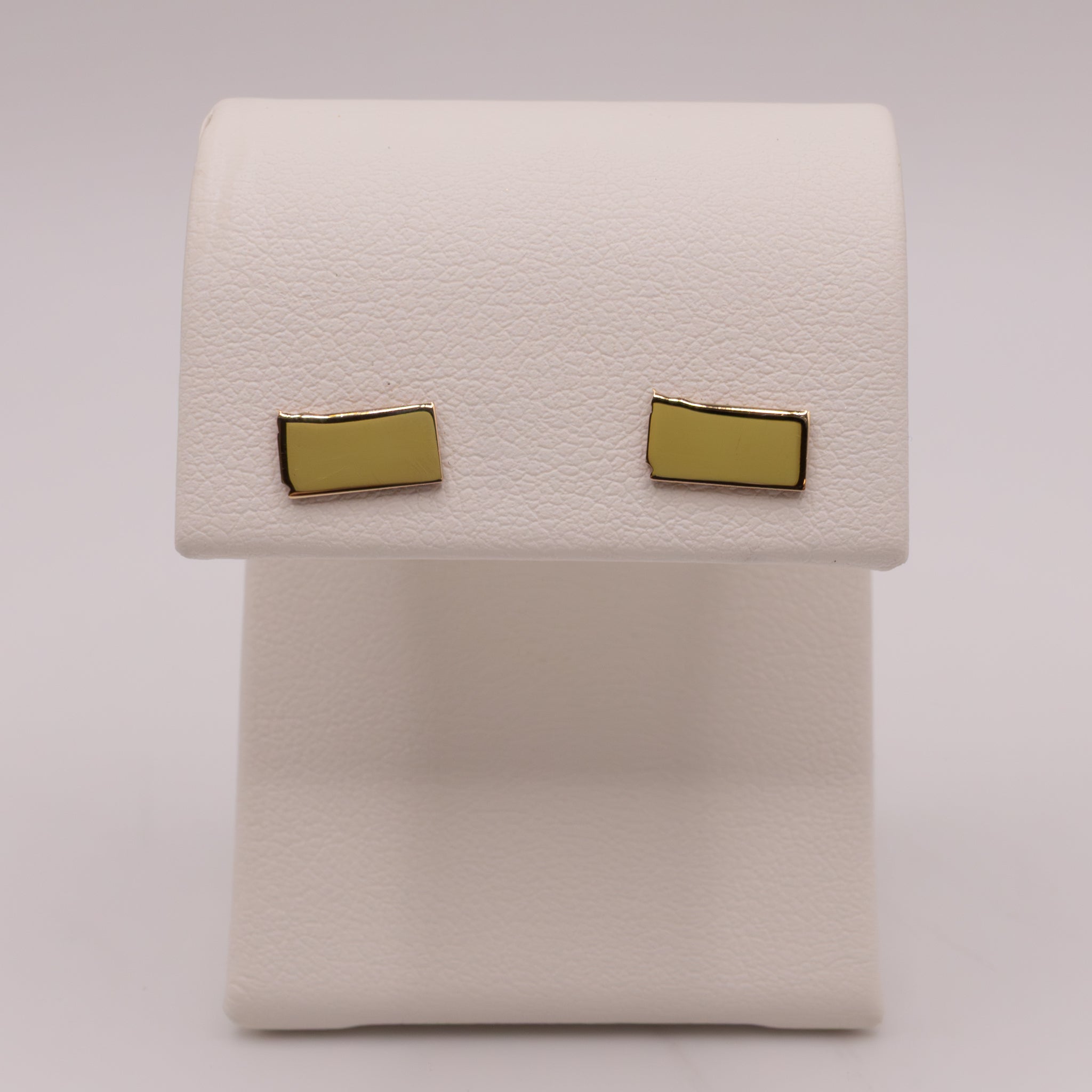 14KYG Kansas Shaped Stud Earrings