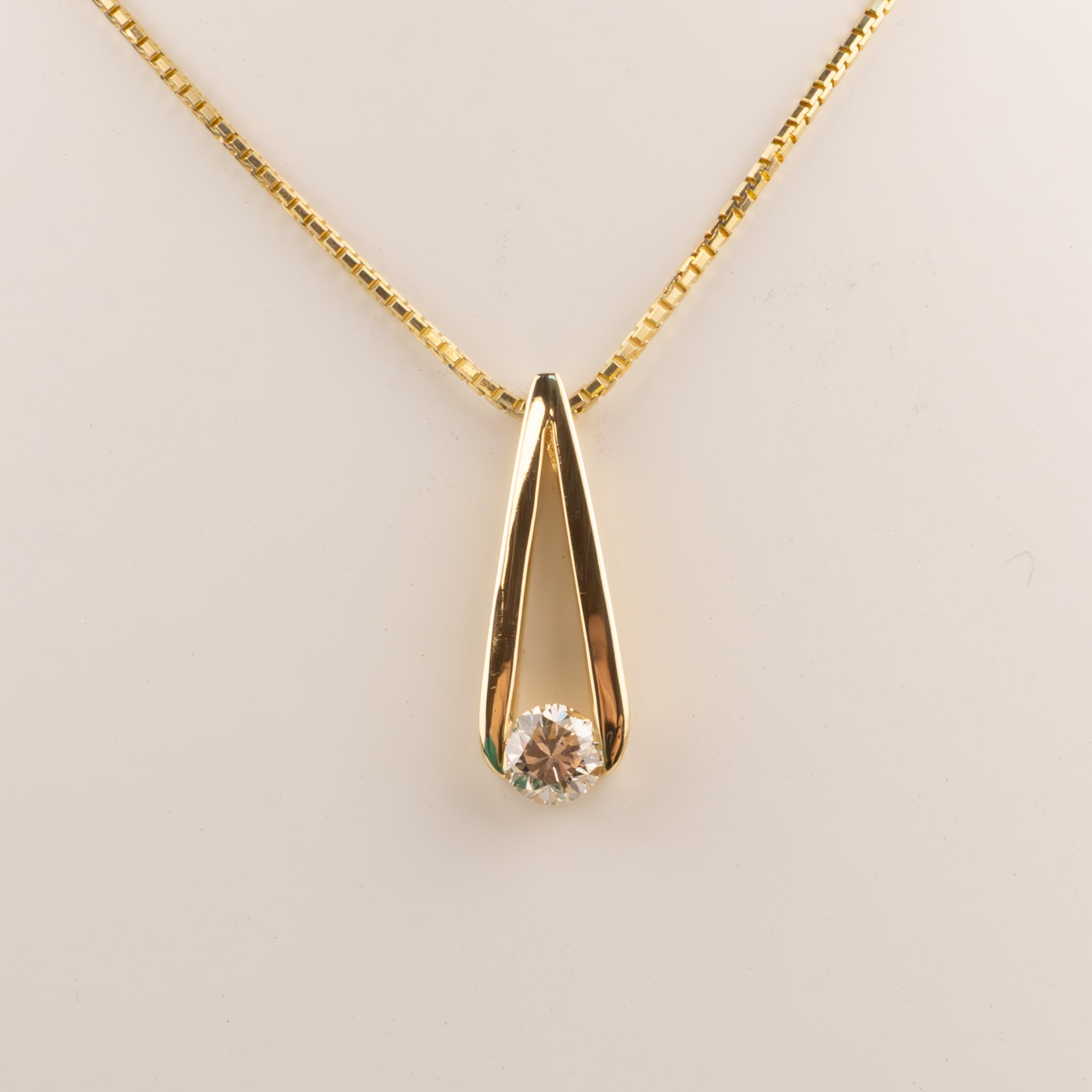 14KYG Diamond 0.42ct Triangular Drop Necklace