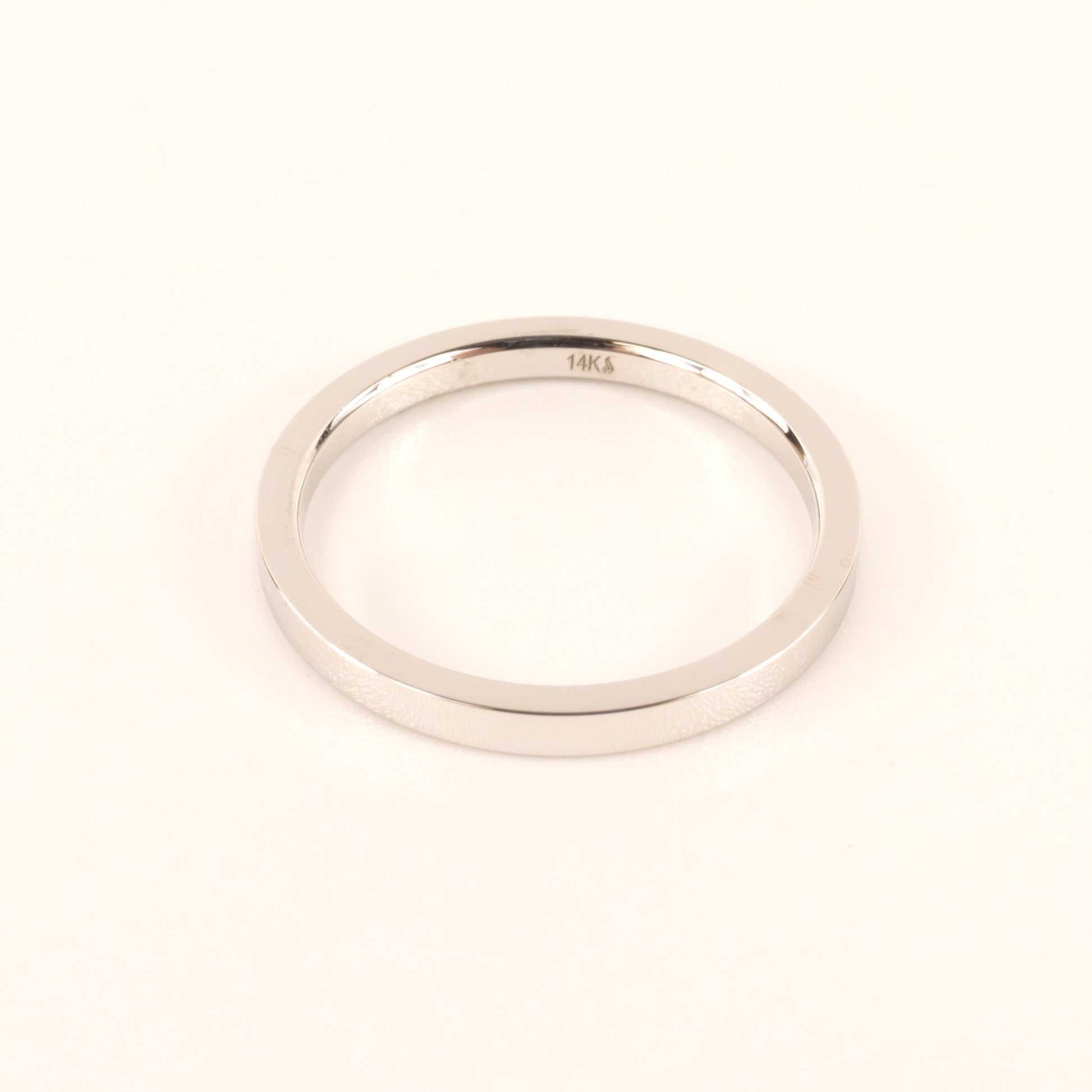 14KWG Flat Comfort-Fit Lightweight 2mm Band