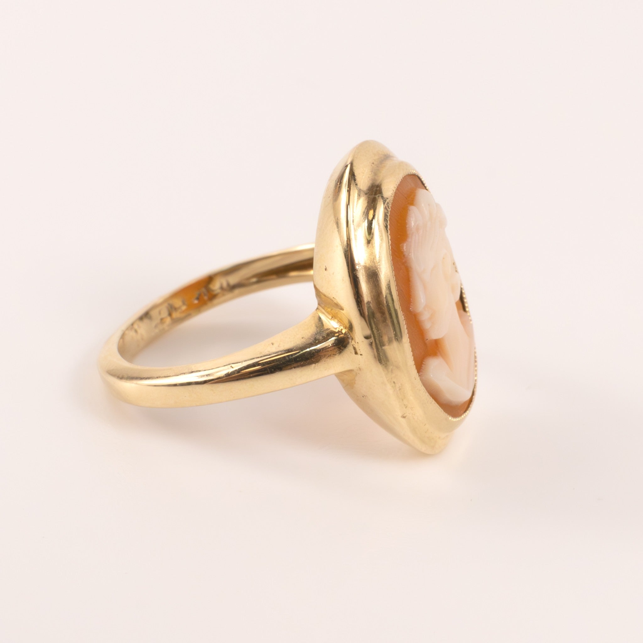 10KYG Vintage Profile Portrait Shell Cameo Ring