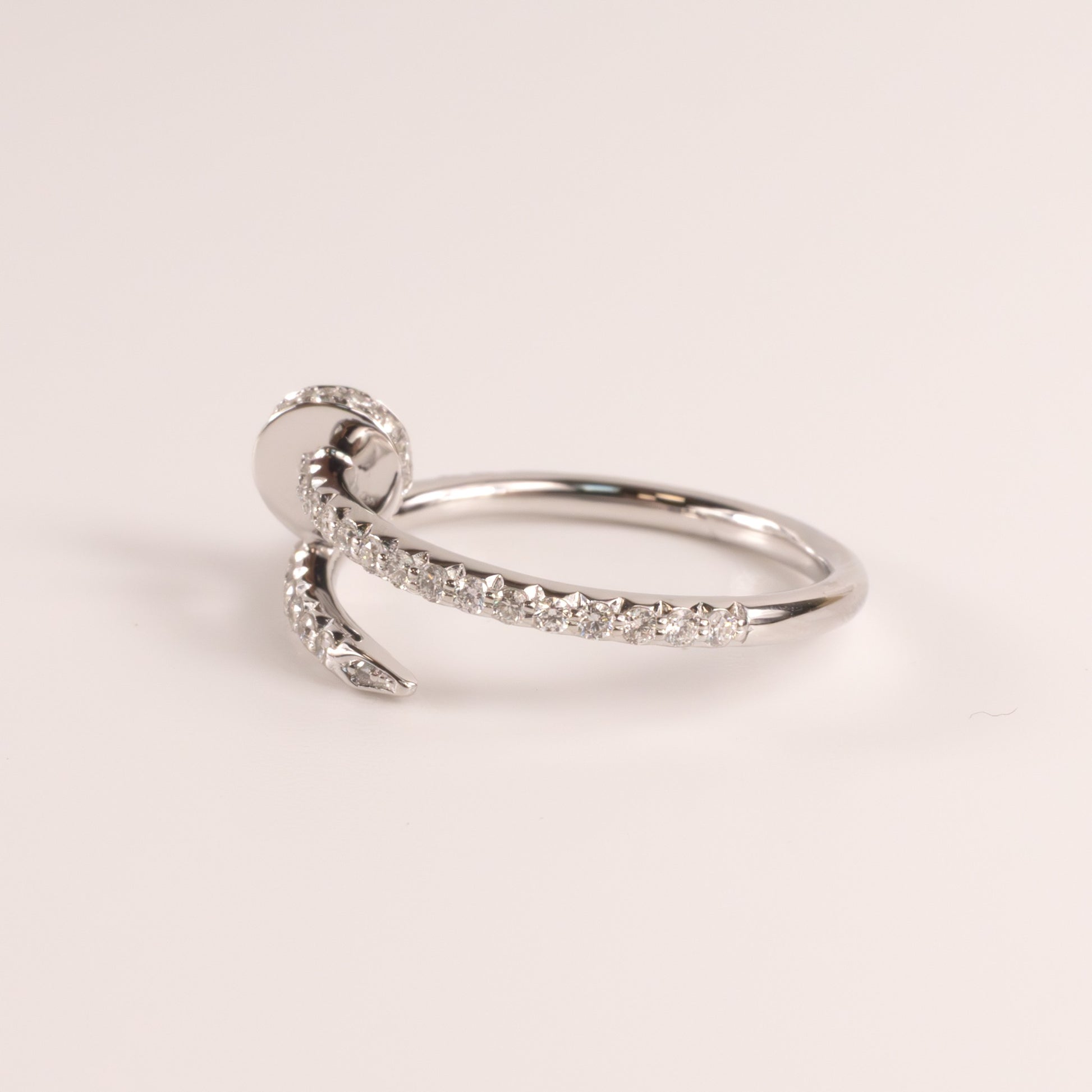 14KWG Diamond Nail Crossover Ring