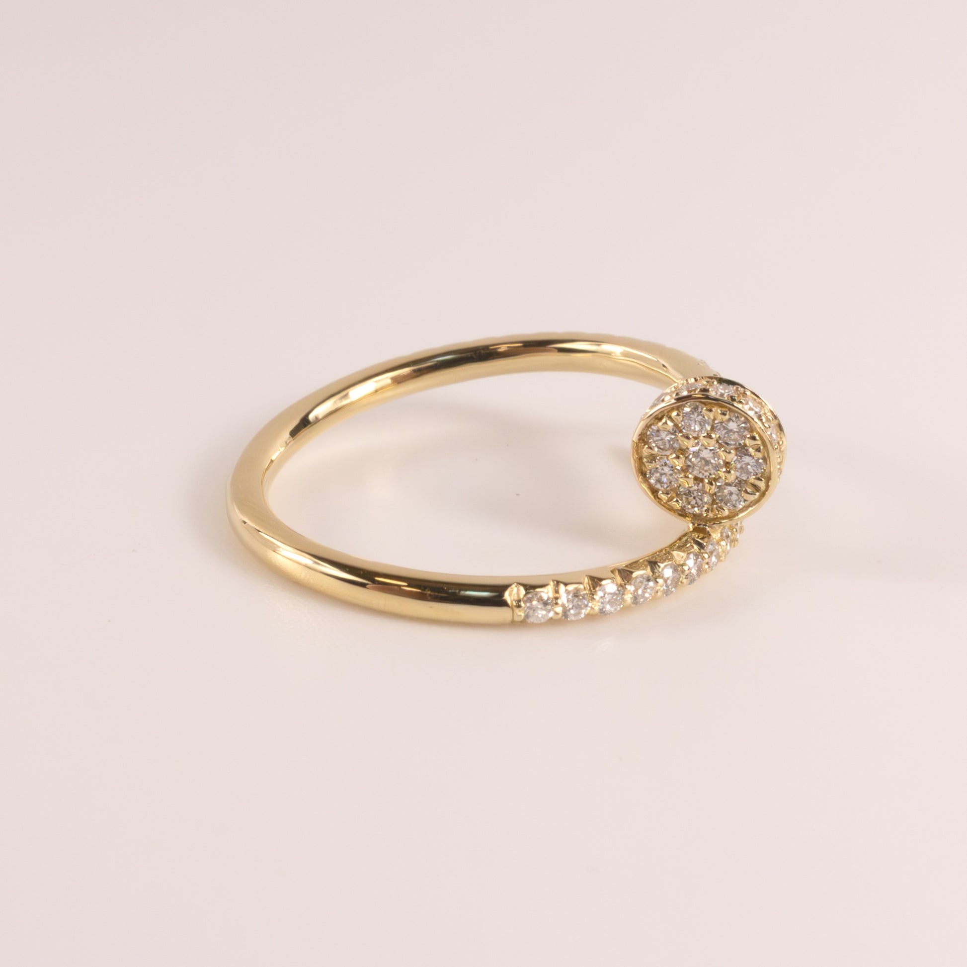 14KYG Diamond Nail Crossover Ring