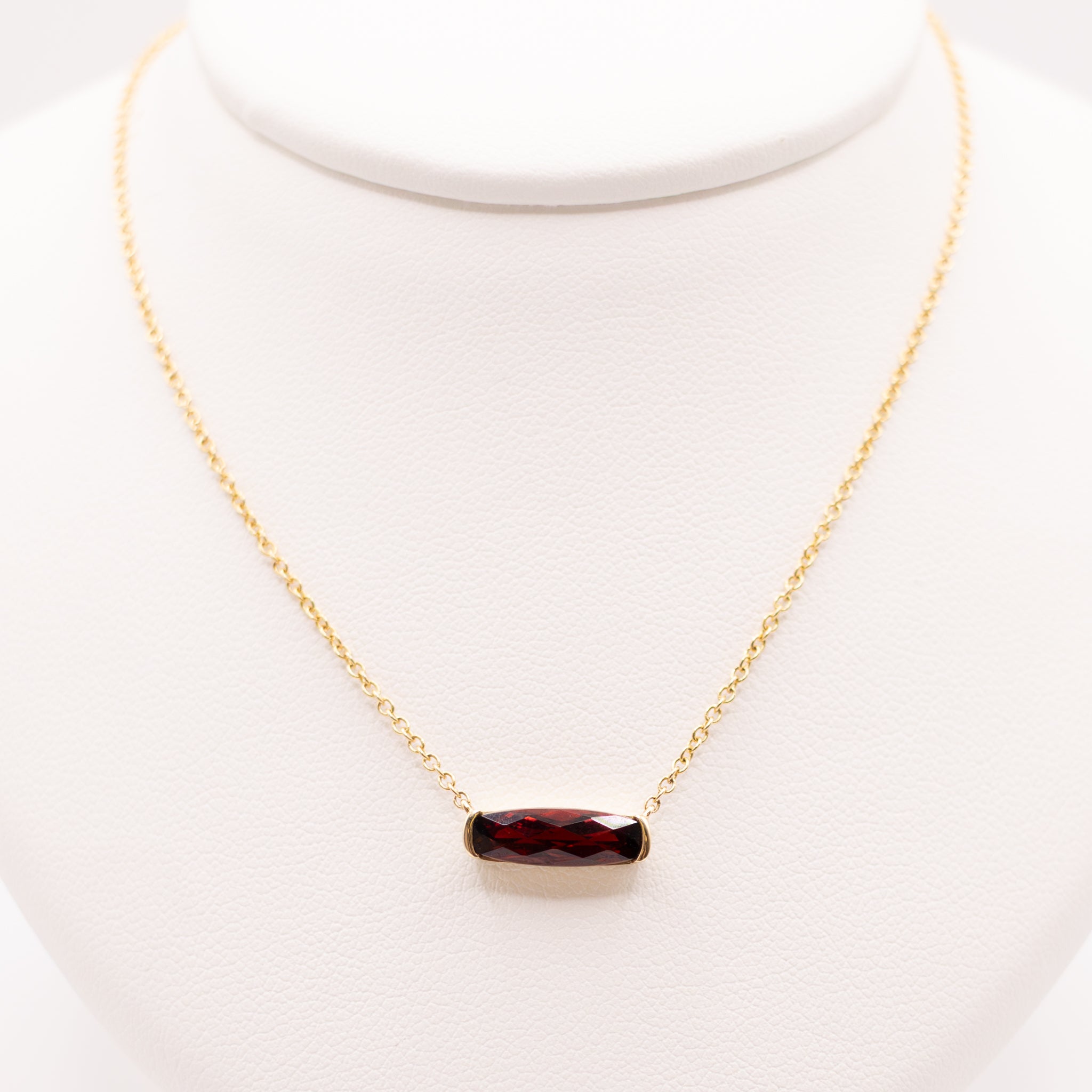 14KYG Garnet East West Necklace