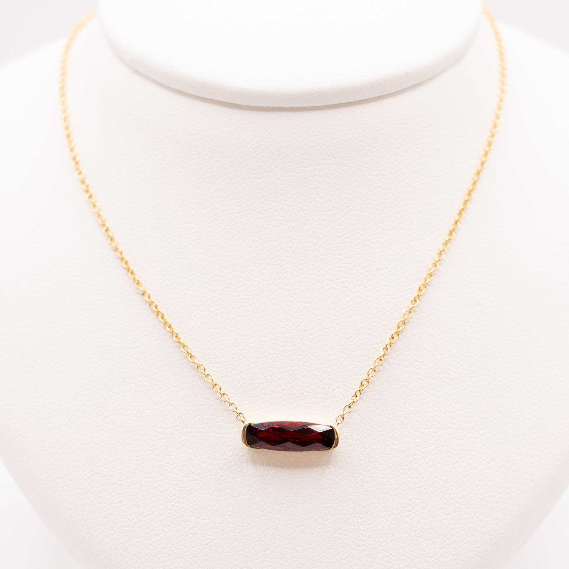 14KYG Garnet East West Necklace