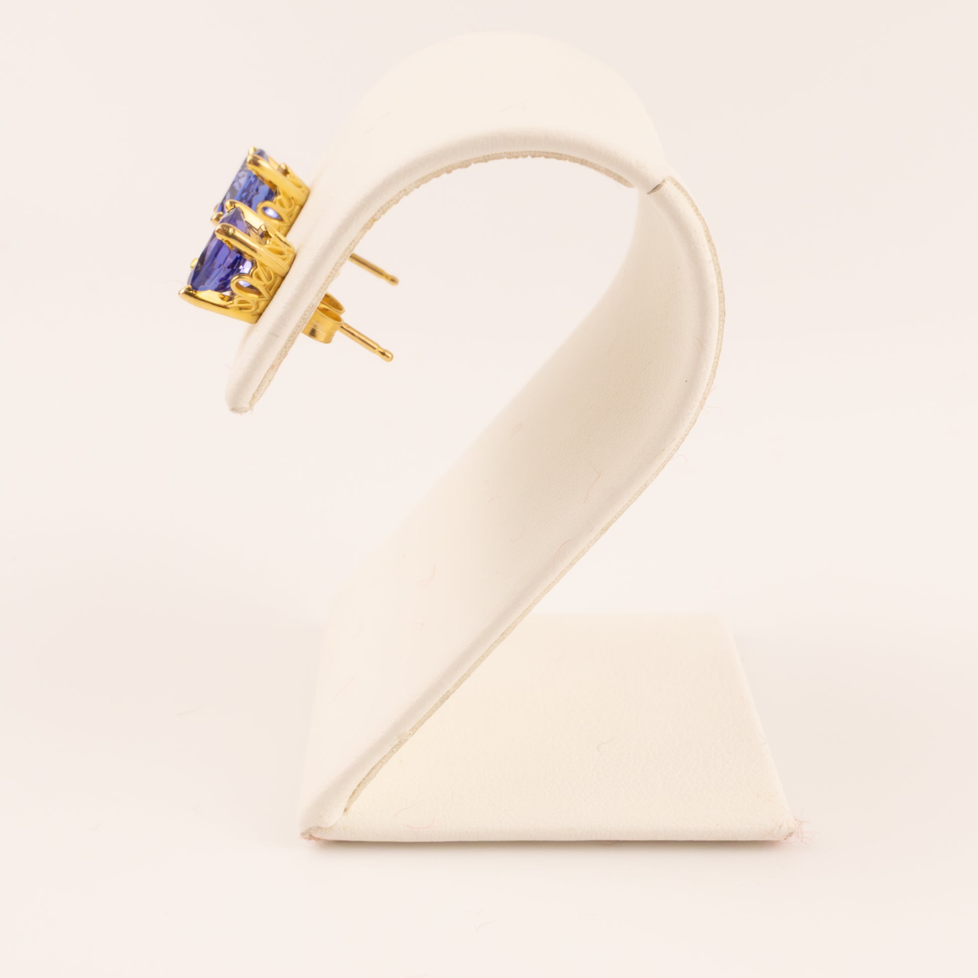 14KYG Tanzanite Round Filigree Basket Stud Earrings