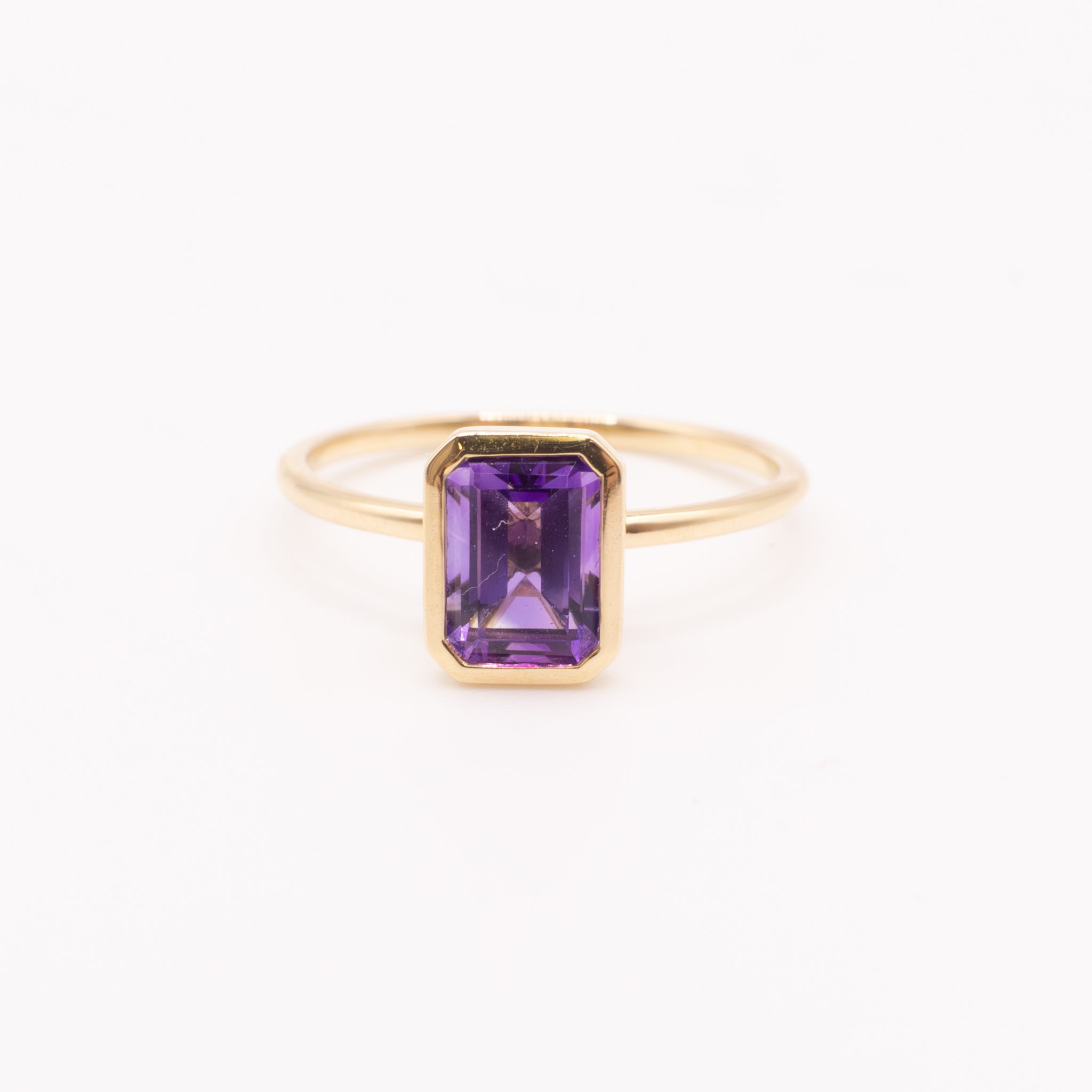 14KYG Amethyst Emerald Cut Bezel Set Ring