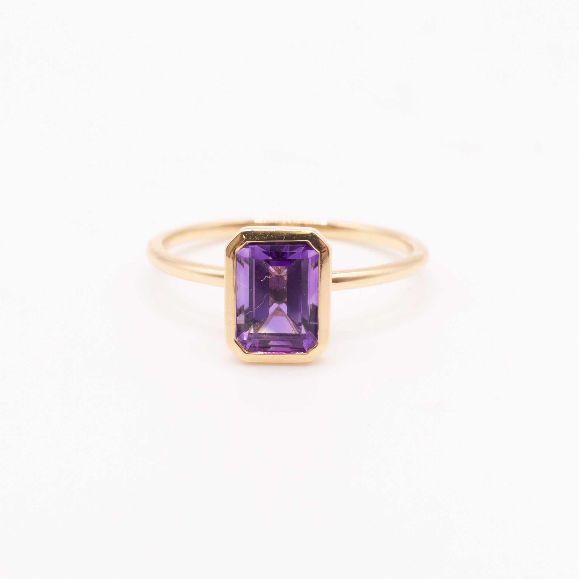 14KYG Amethyst Emerald Cut Bezel Set Ring