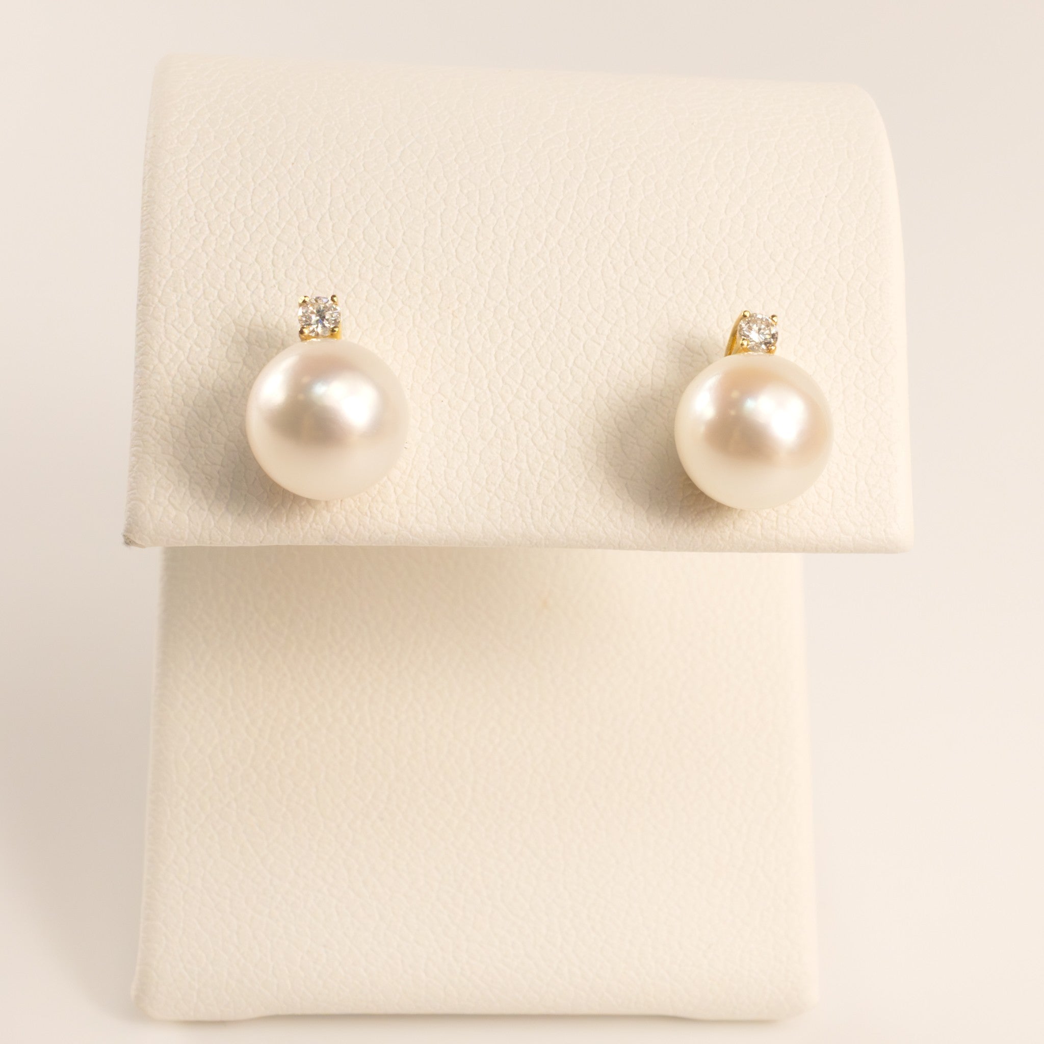 14KYG Pearl and Diamond 0.07cttw Stud Earrings