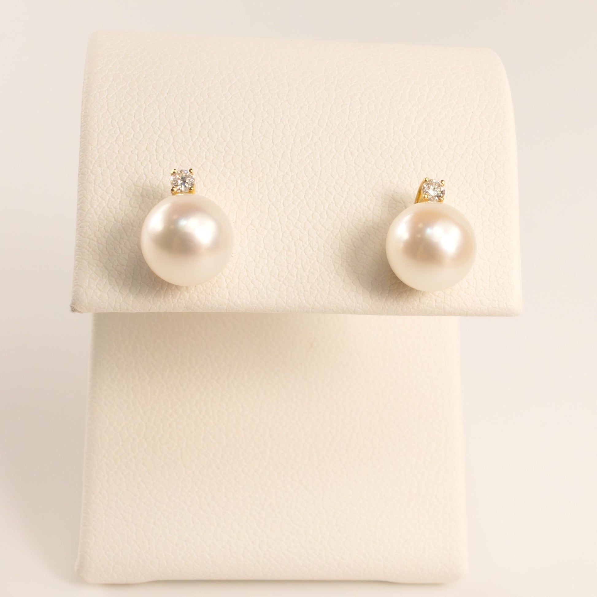 14KYG Pearl and Diamond 0.07cttw Stud Earrings
