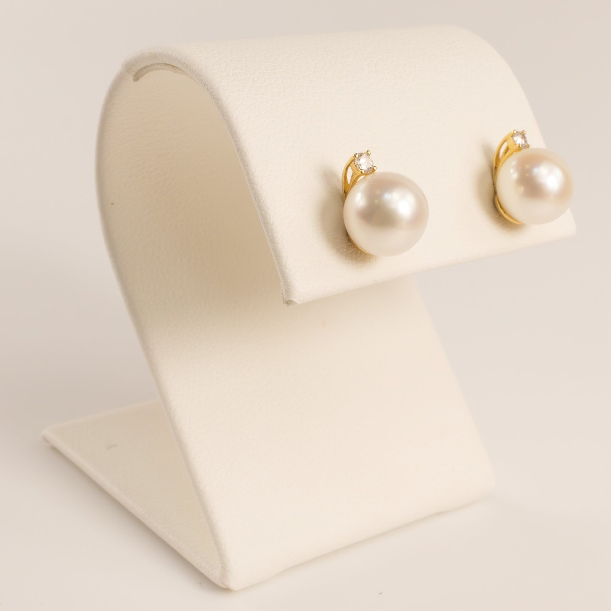 14KYG Pearl and Diamond 0.07cttw Stud Earrings