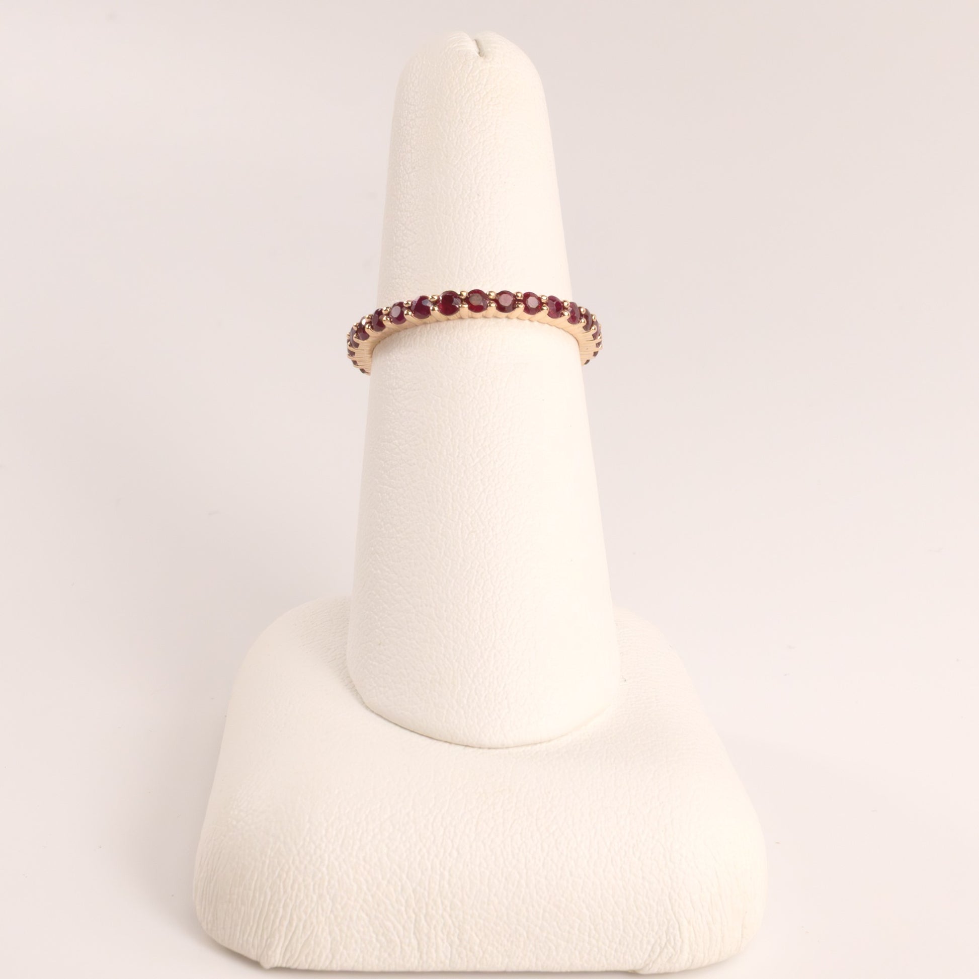 14KRG Ruby 0.87cttw Shared Prong Band