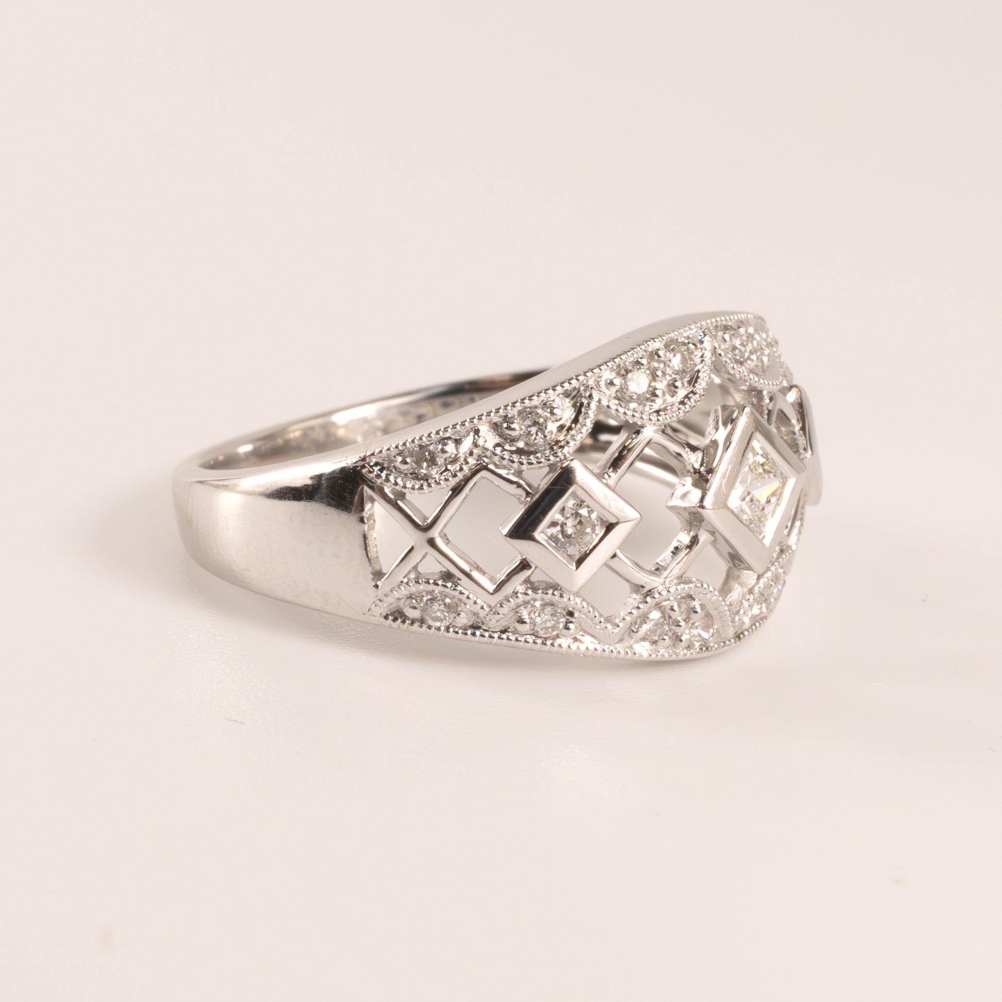 14KWG Diamond Square Bezel Scallop Accented Wide Ring