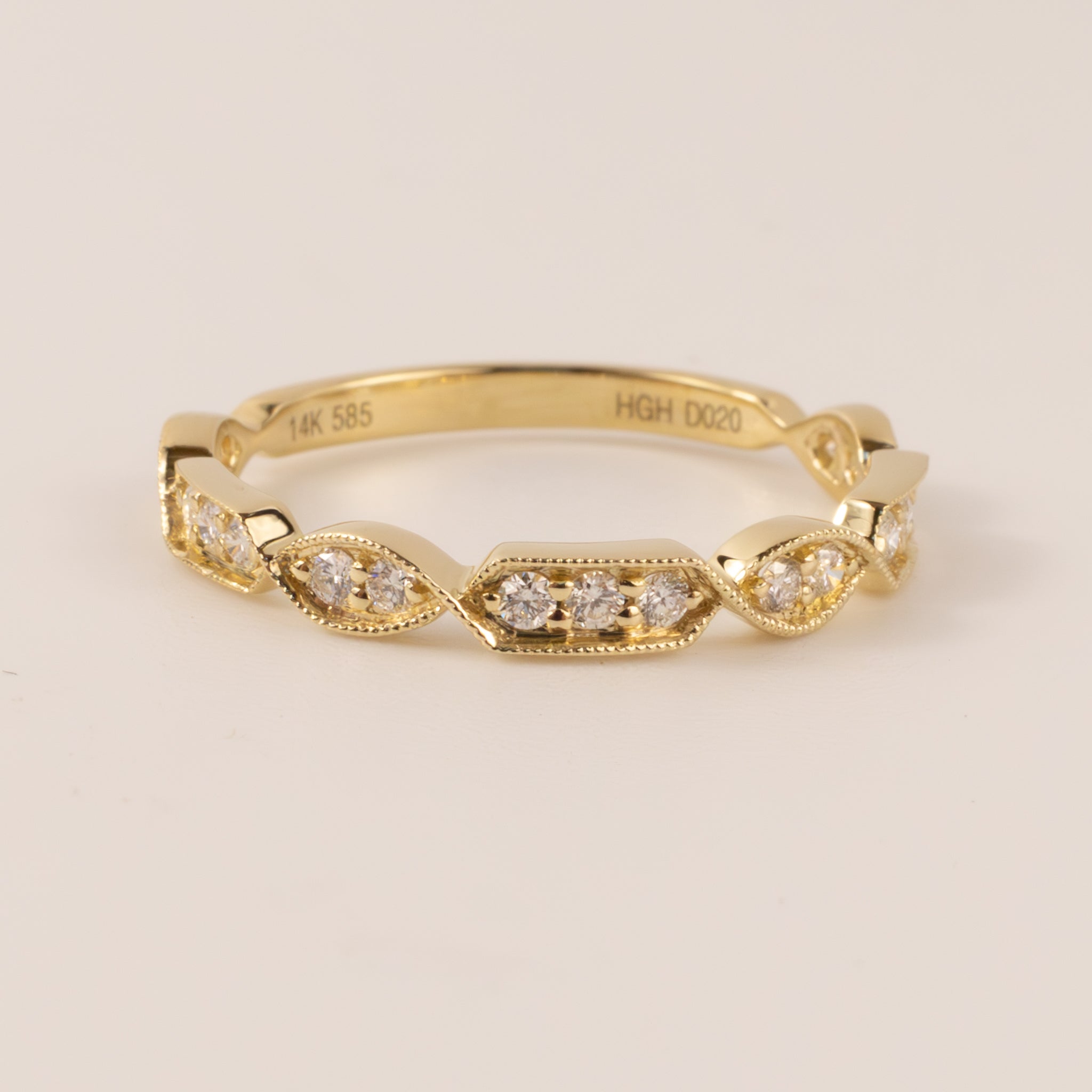 14KYG Milgrain Twist Diamond Band