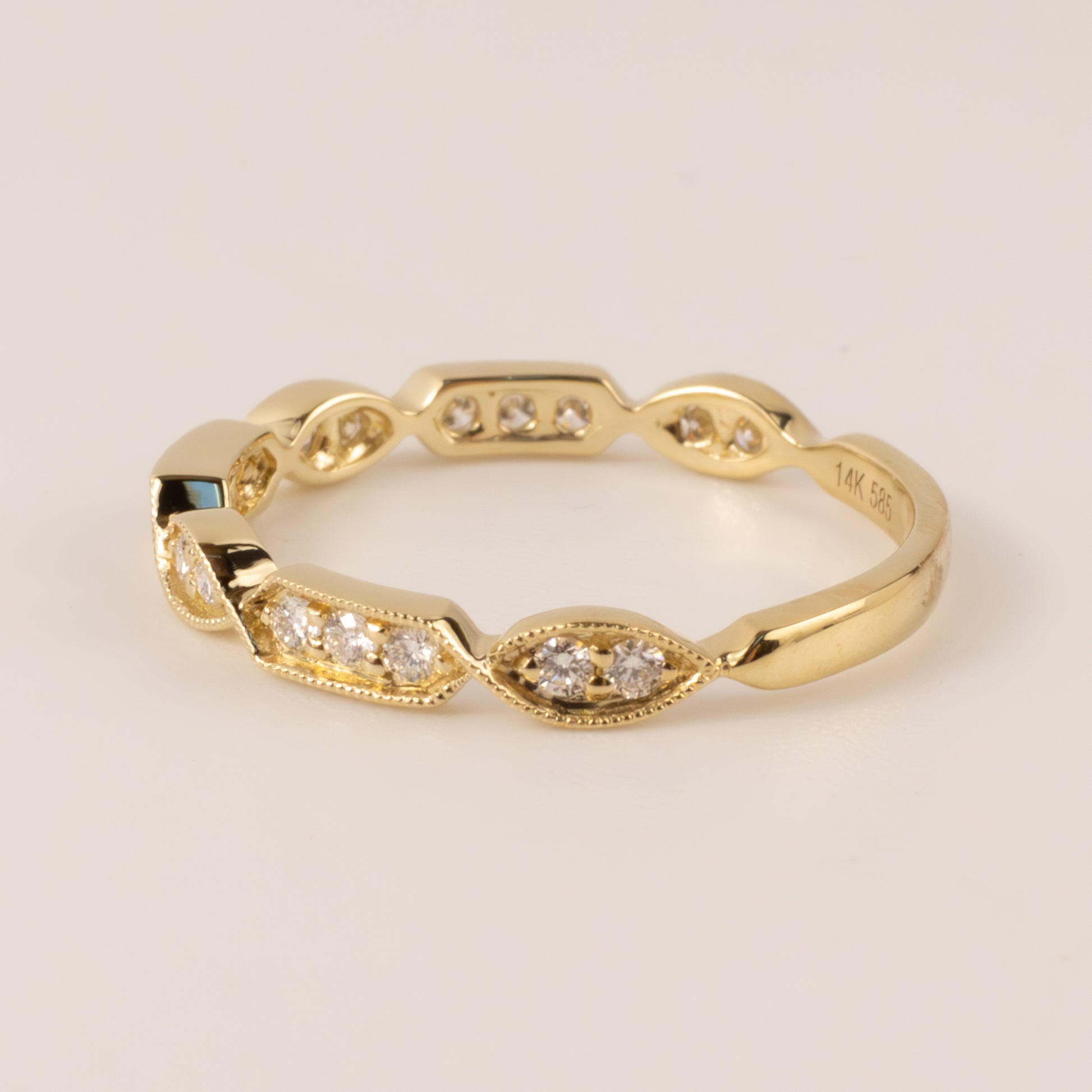 14KYG Milgrain Twist Diamond Band