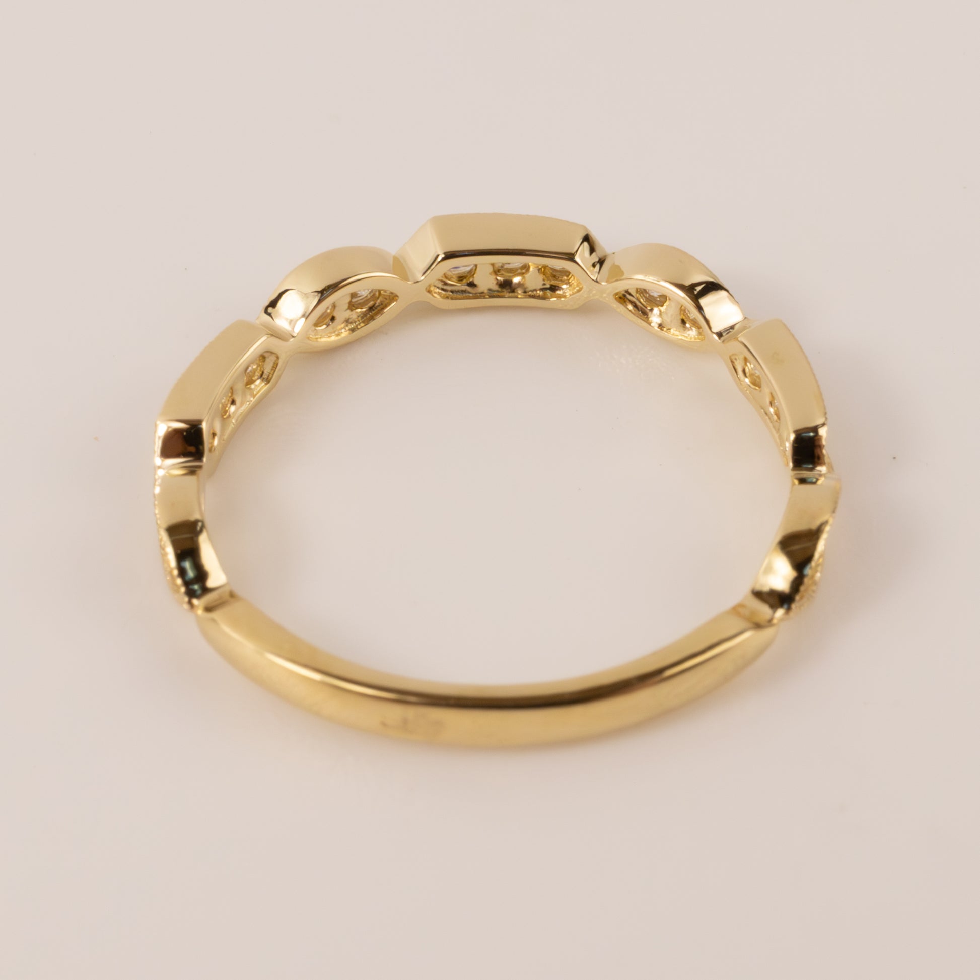 14KYG Milgrain Twist Diamond Band