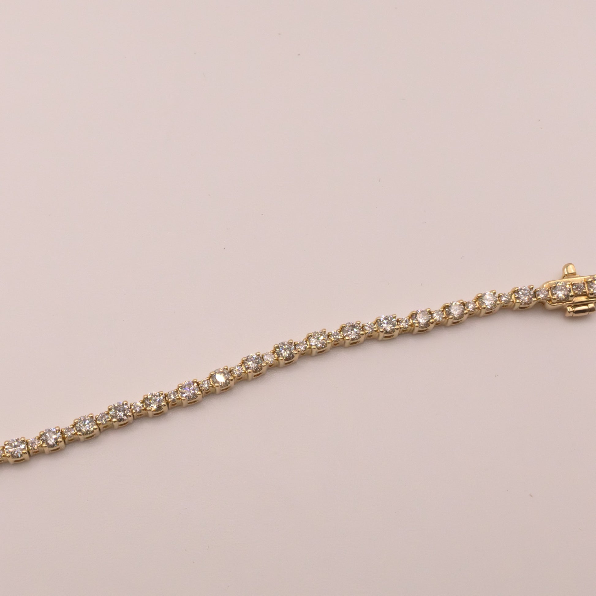 14KYG 3.22 Alternating Diamond Tennis Bracelet