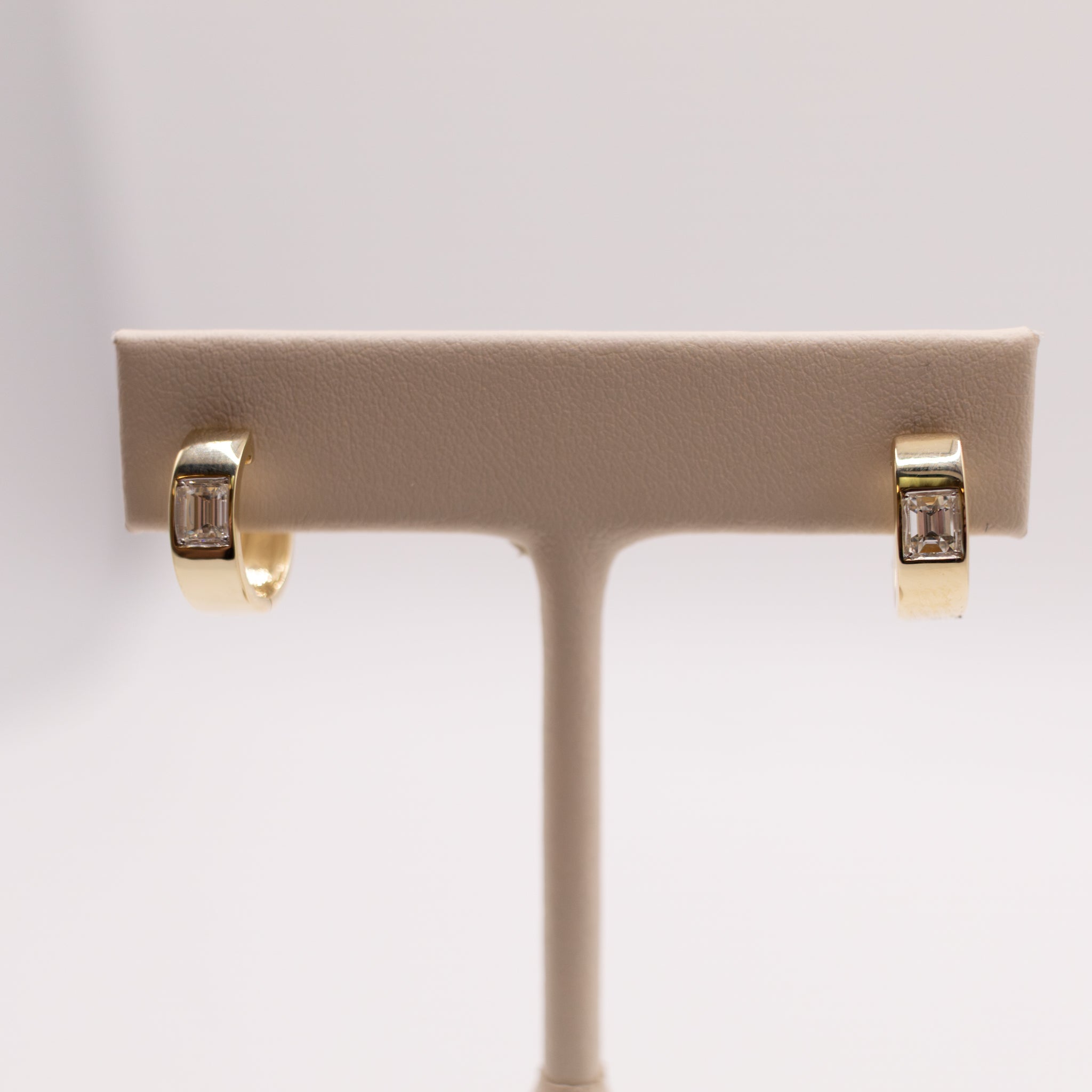 14KYG Diamond Flush Set Step Cut Huggie Hoop Earrings