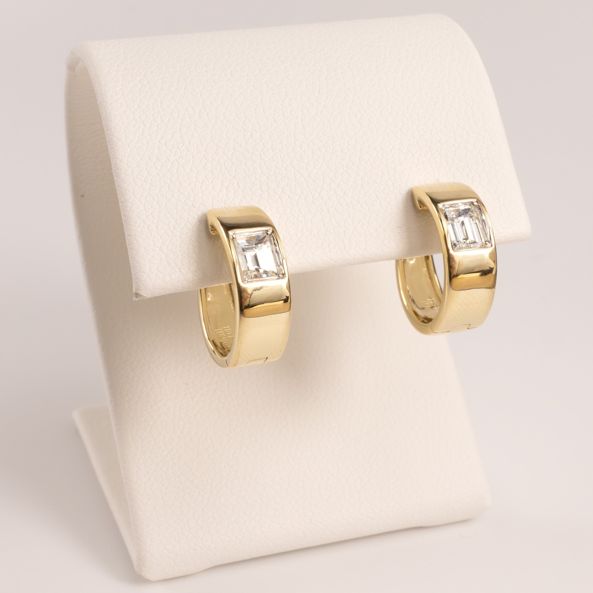 14KYG Diamond Flush Set Step Cut Huggie Hoop Earrings