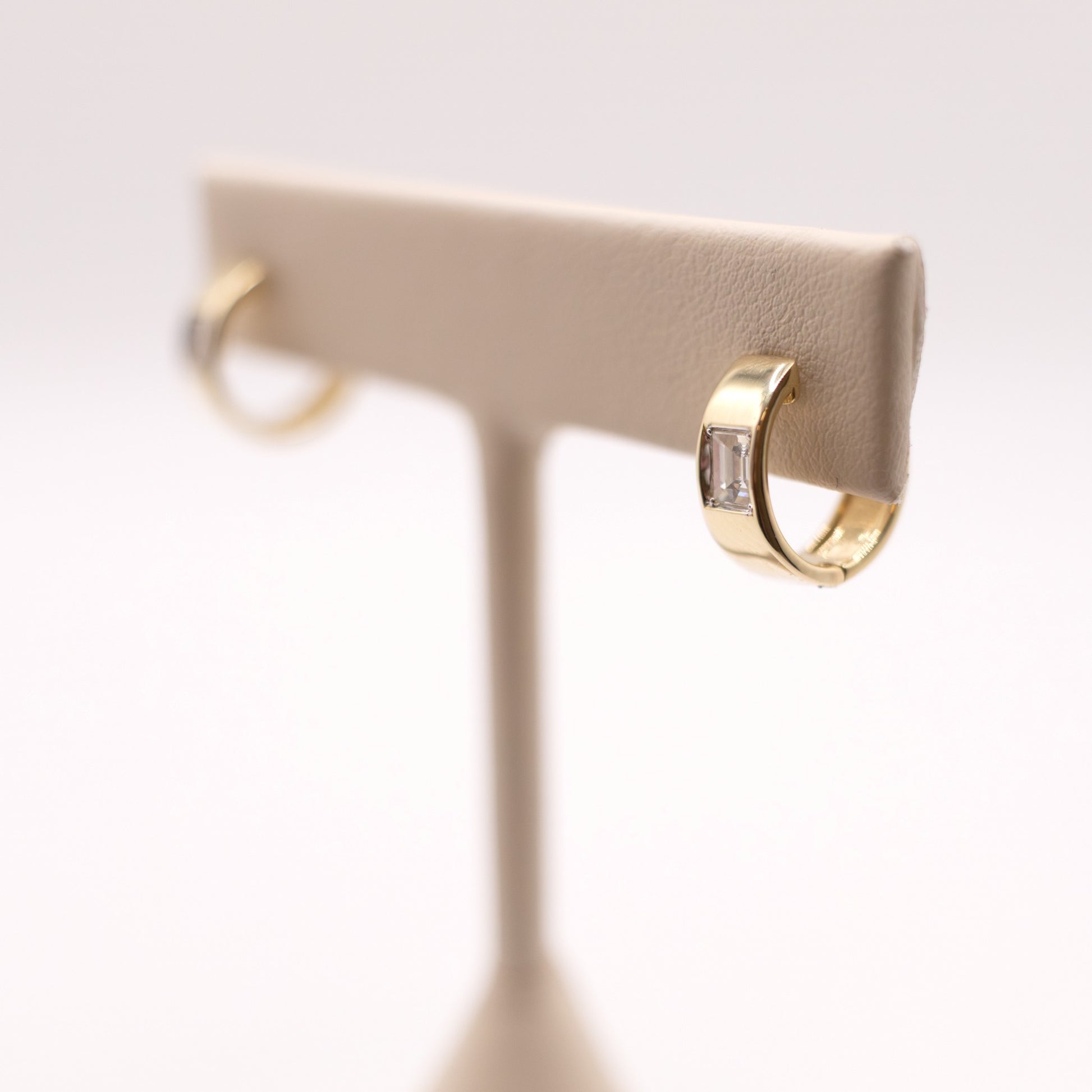 14KYG Diamond Flush Set Step Cut Huggie Hoop Earrings