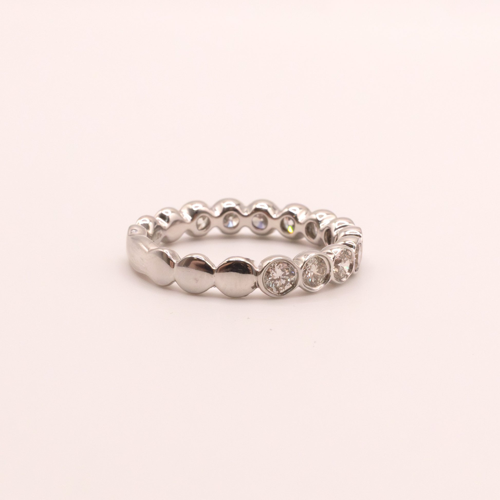 14KWG Bezel Bubble Diamond Band