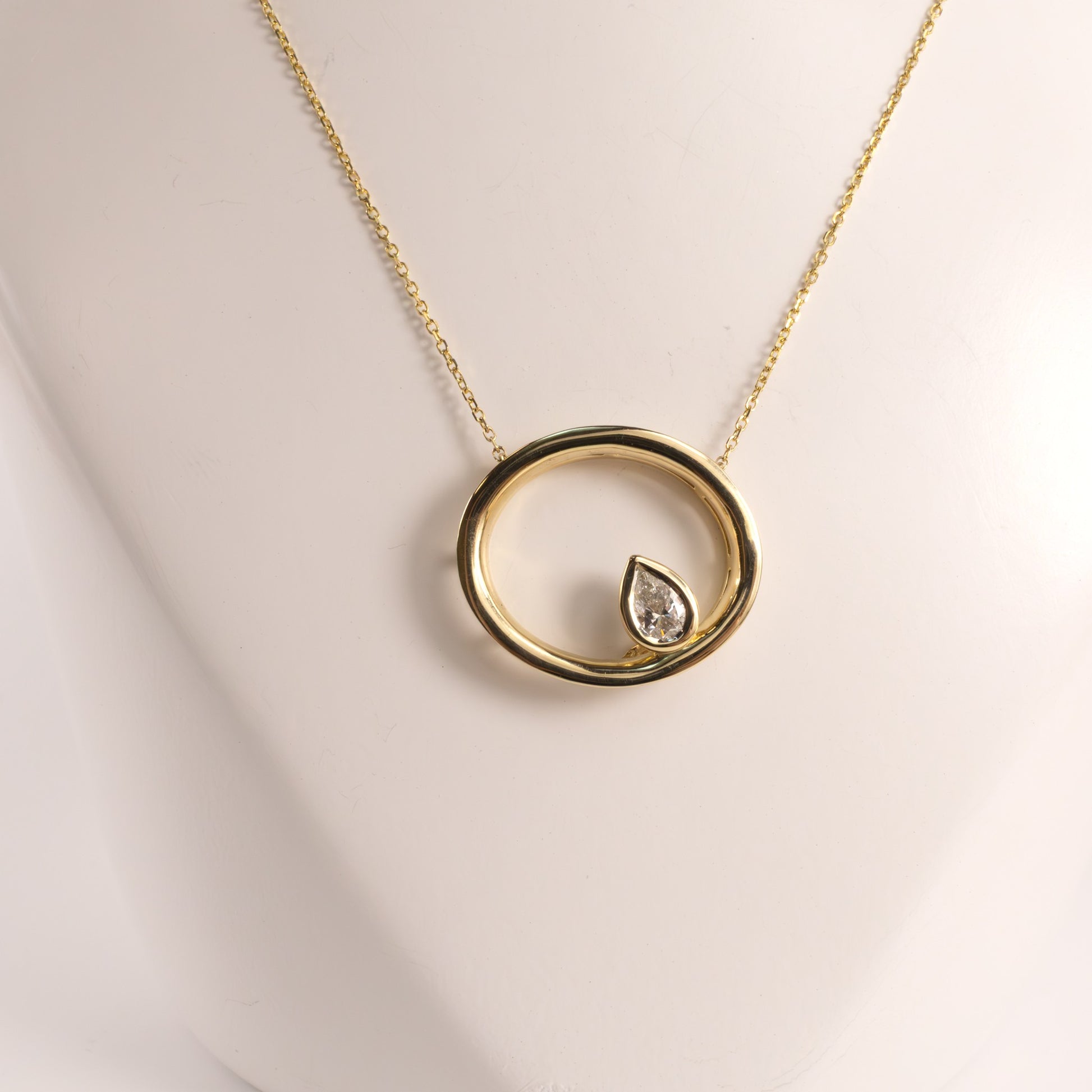 14KYG Diamond Bezel Set in Oval Frame Necklace