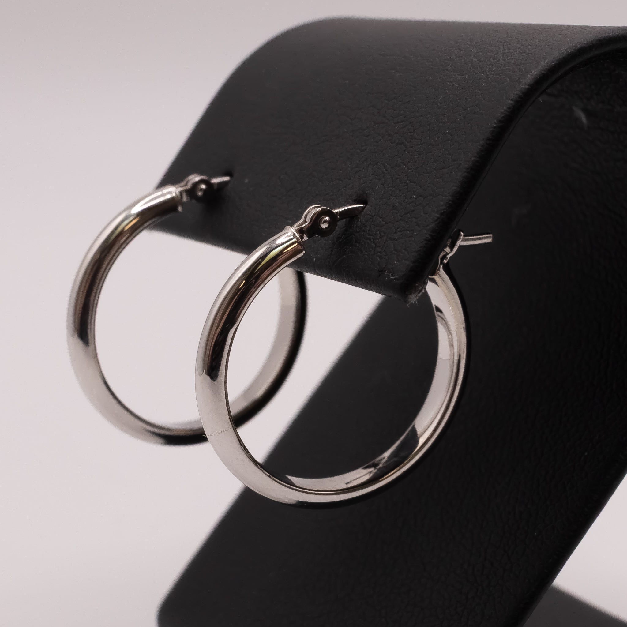 14KWG 2.75x18mm Tube Hoop Earrings