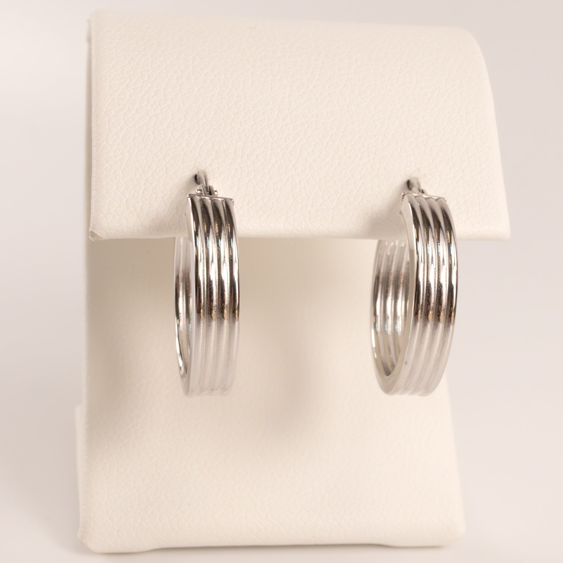 14KWG 4x18mm Grooved Tube Hoop Earrings