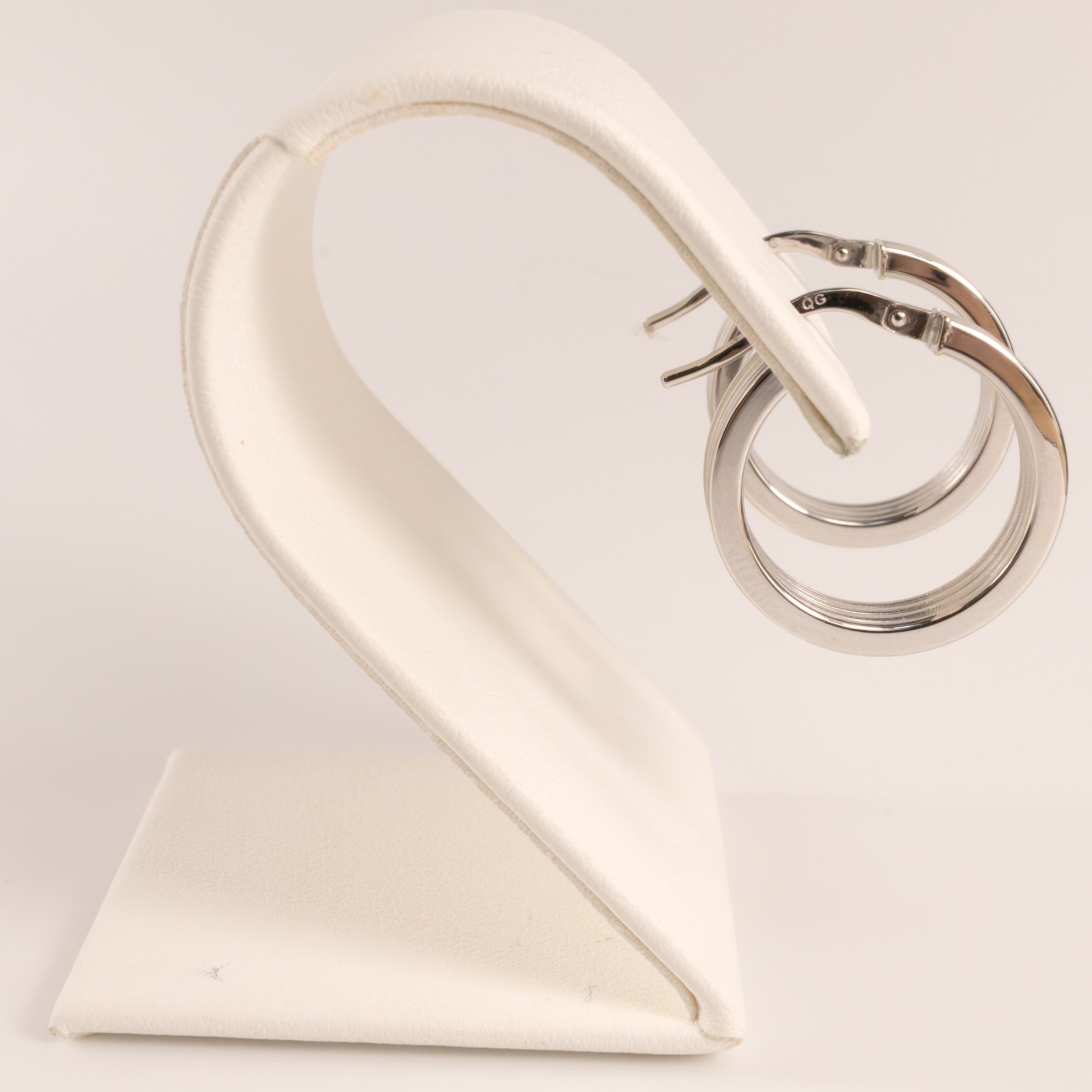14KWG 4x18mm Grooved Tube Hoop Earrings